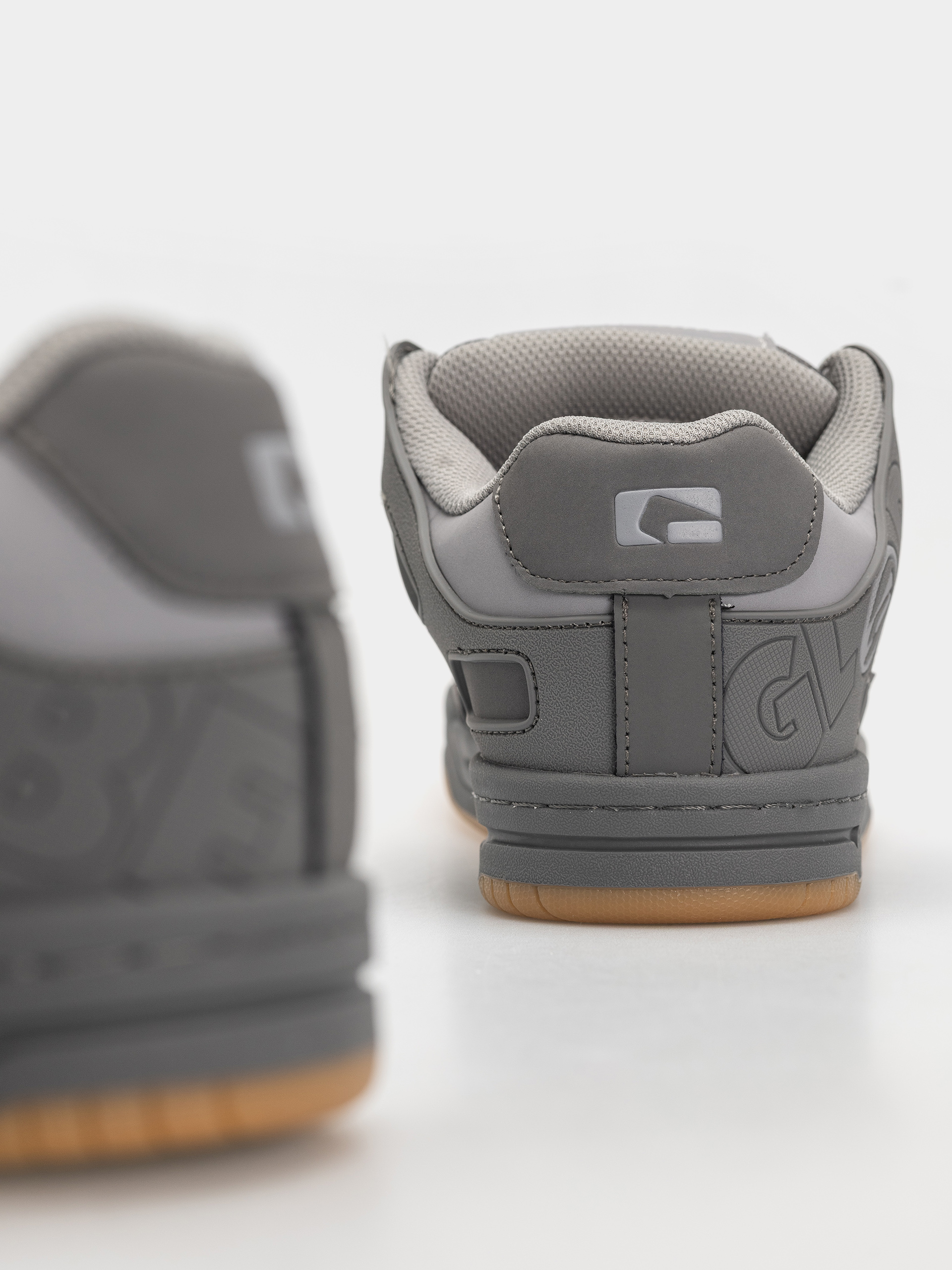 Buty Globe Tilt (smoke)