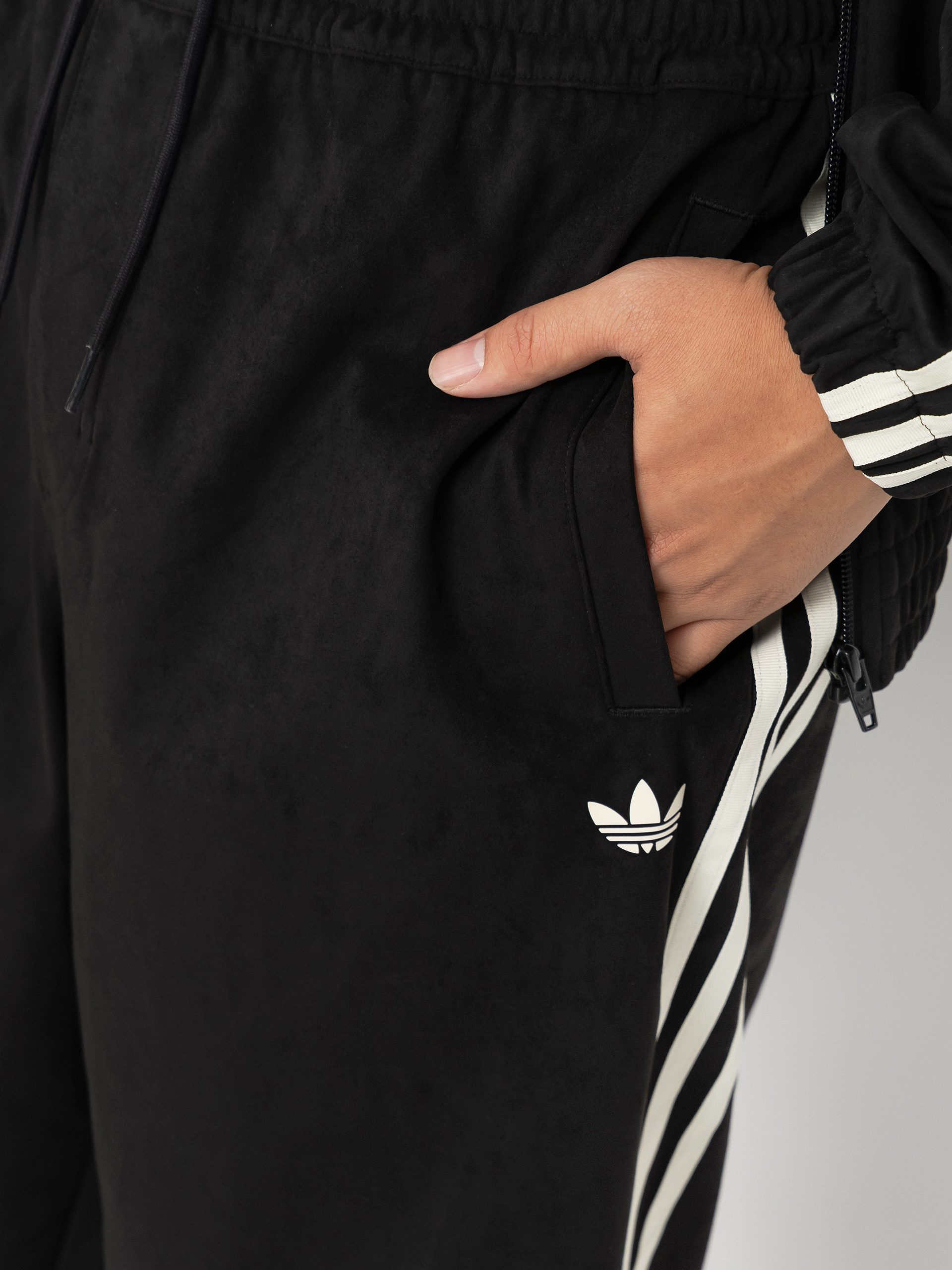 Spodnie adidas Vintage Superfire (black/crewht)