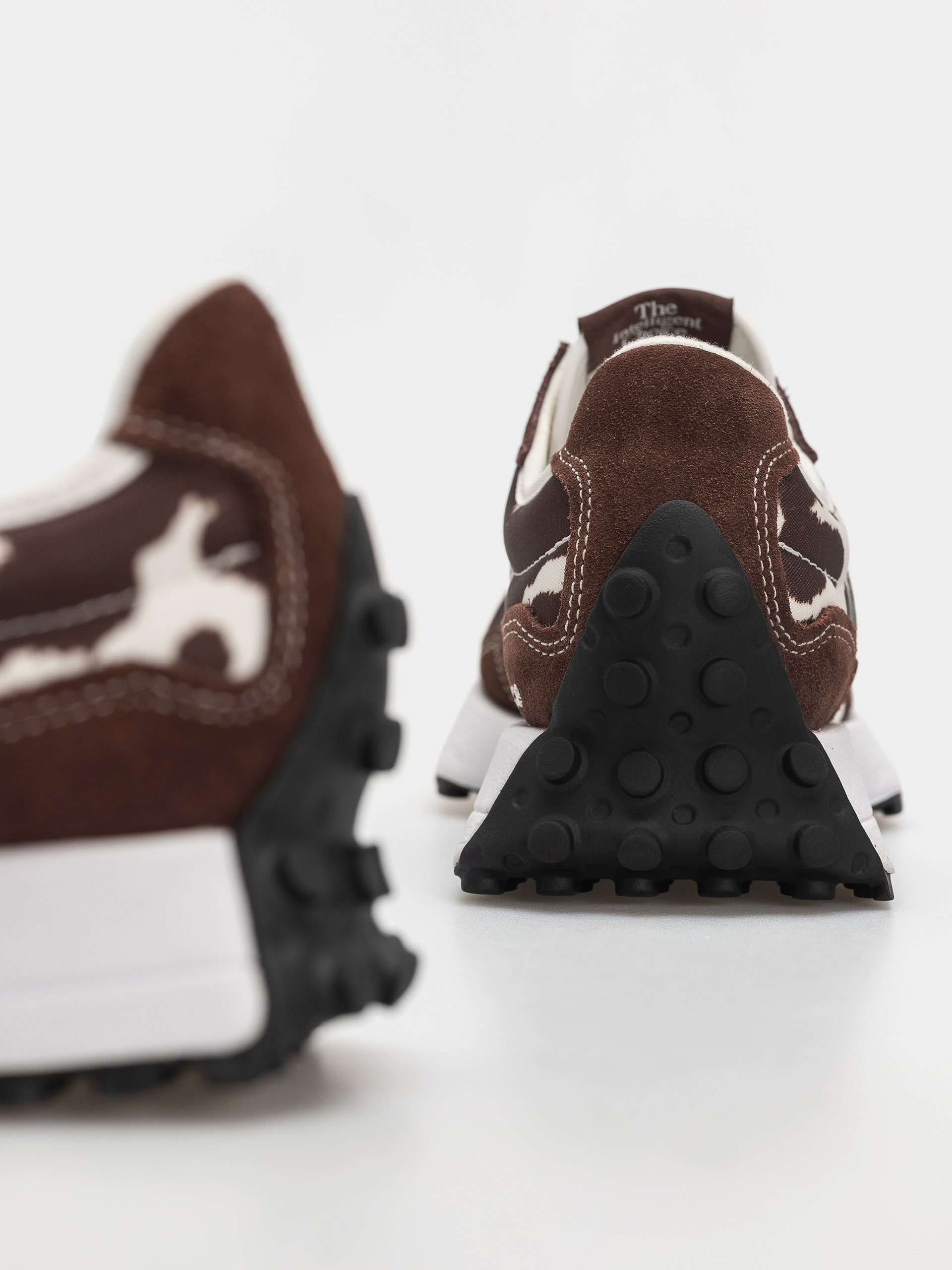 Buty New Balance 327 Wmn (pumpernickel/sea salt)