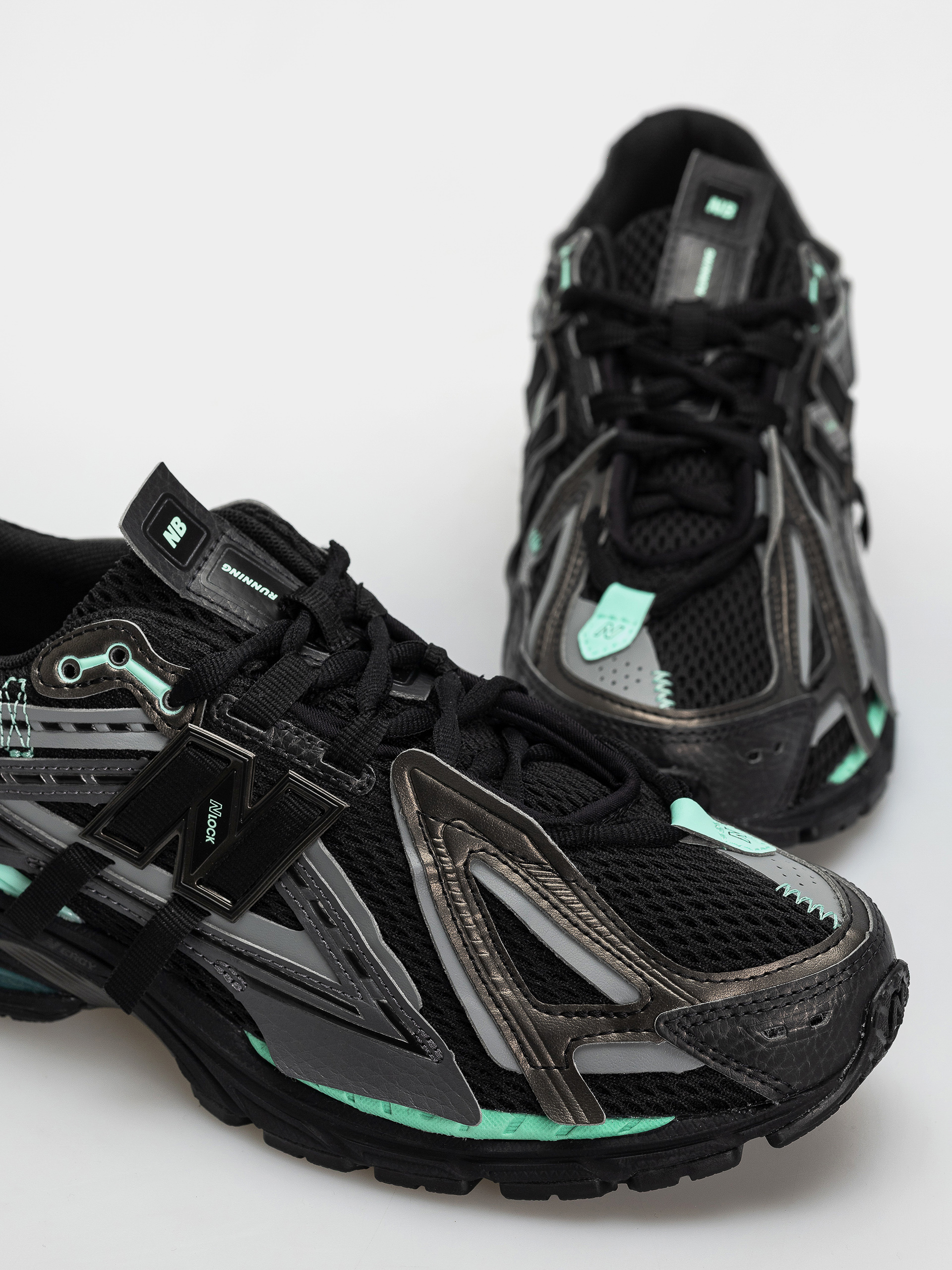 Buty New Balance 1906 (black/bright mint)