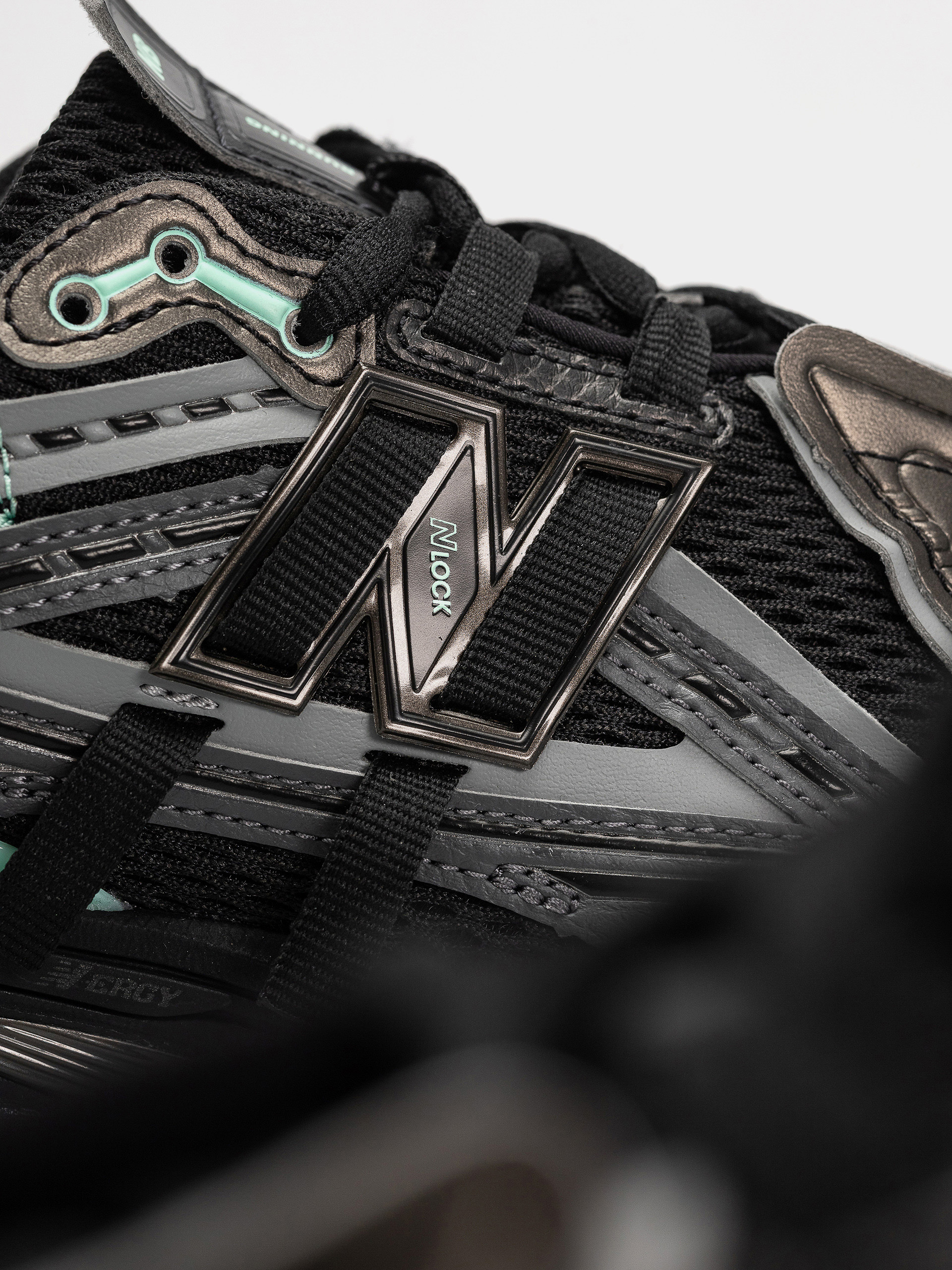 Buty New Balance 1906 (black/bright mint)