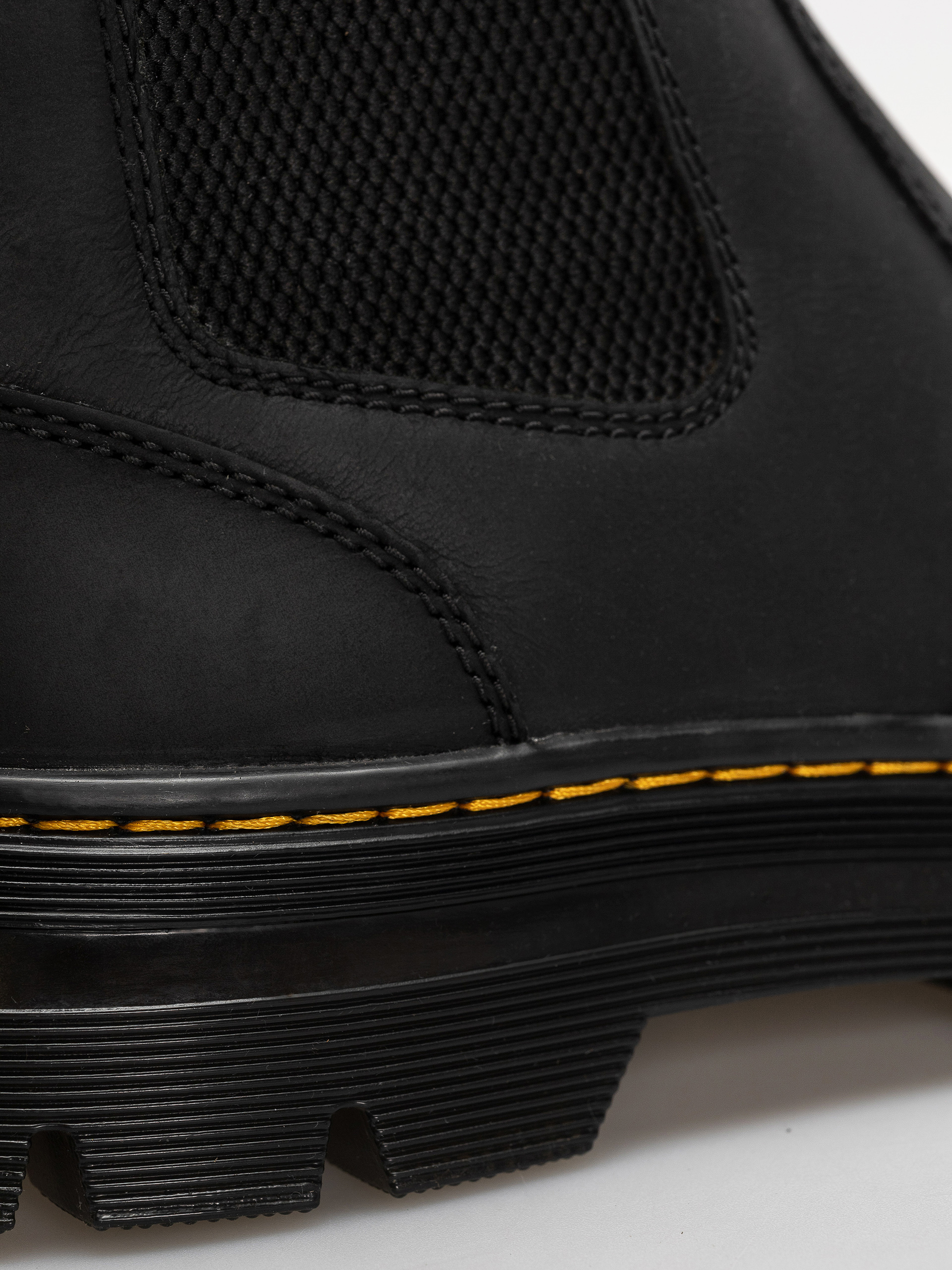 Buty Dr. Martens Embury (black)