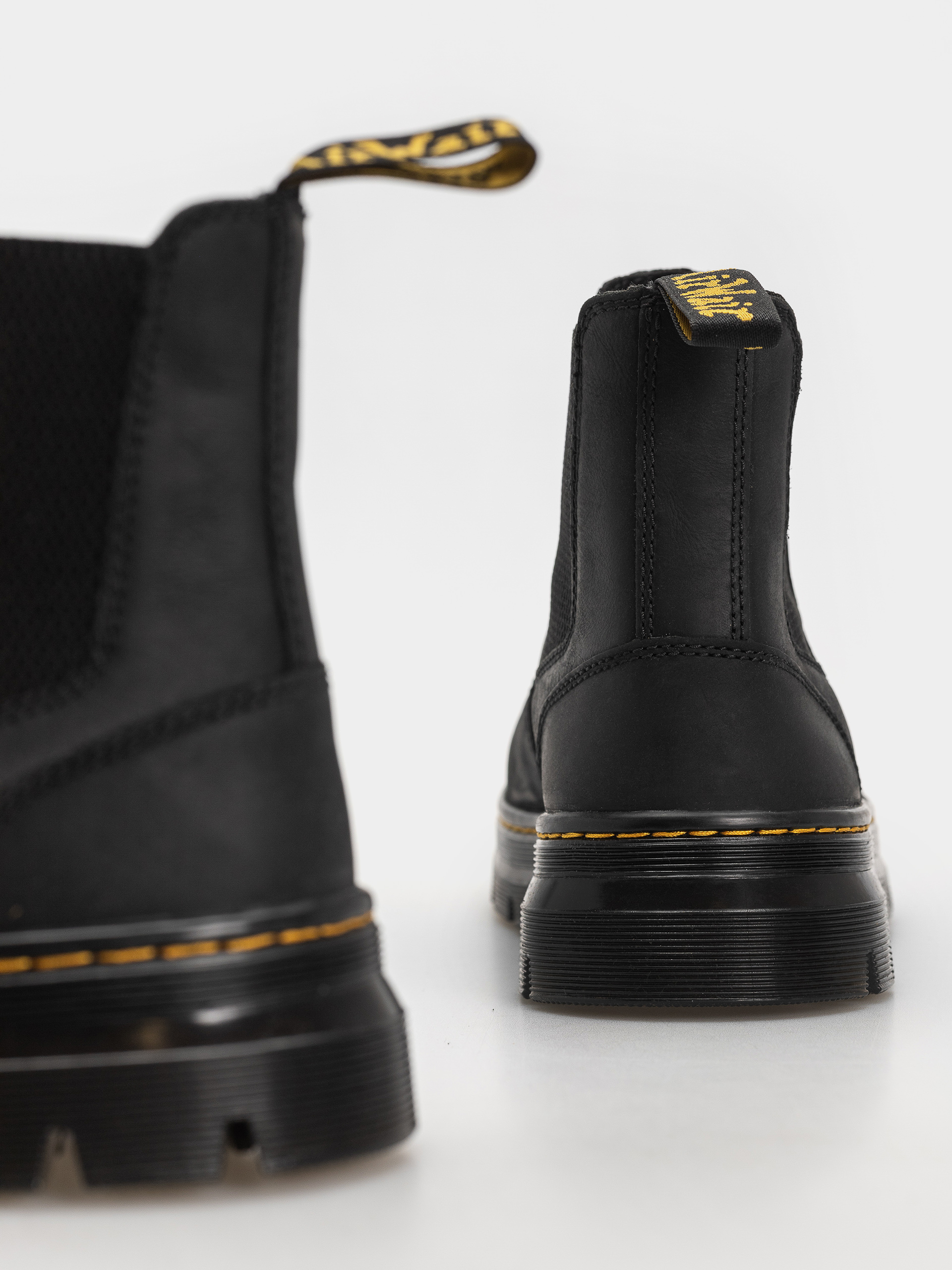 Buty Dr. Martens Embury (black)