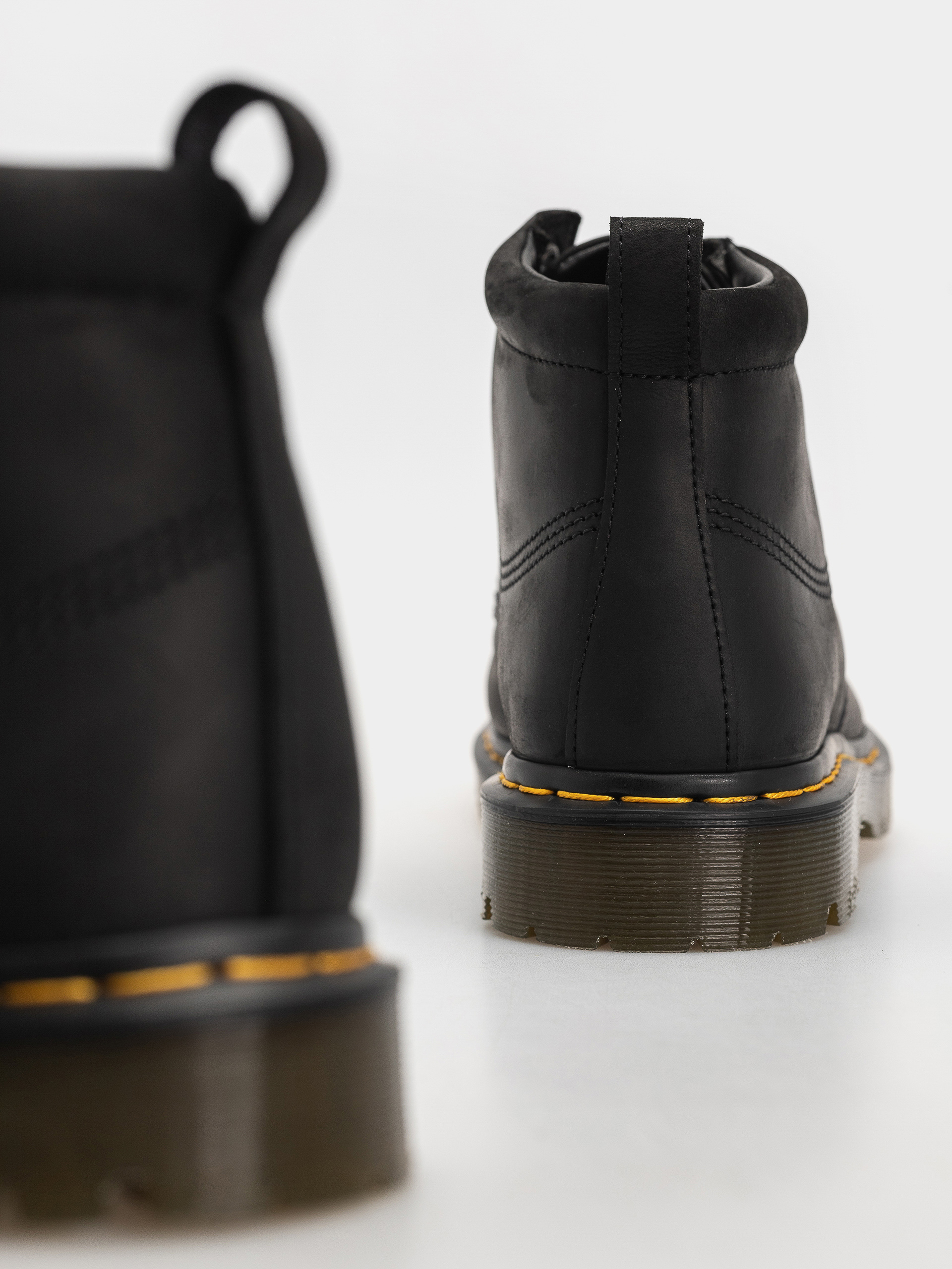 Buty Dr. Martens Lowell Chukka (black)