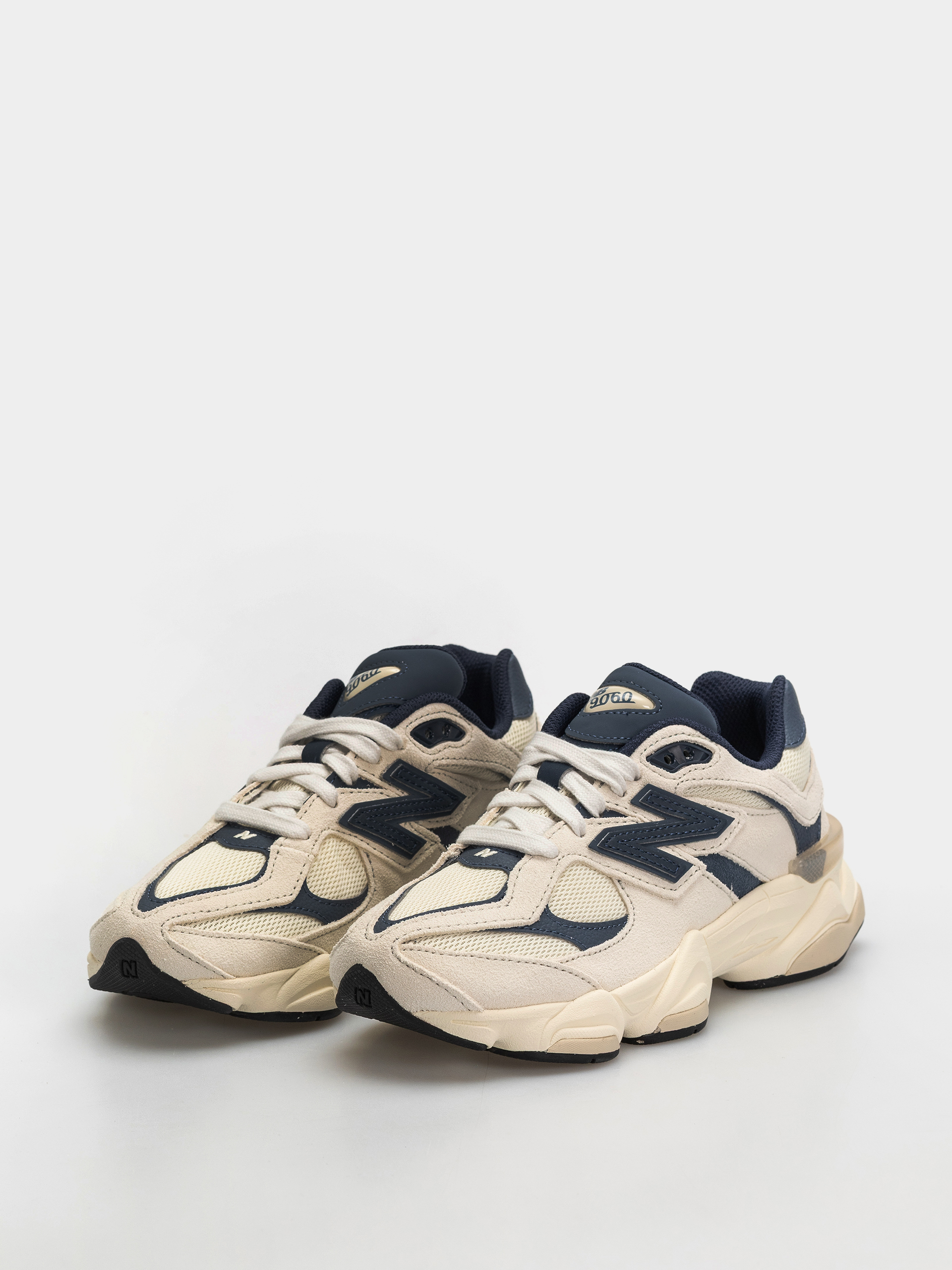 Buty New Balance 9060 JR (nb navy/linen)
