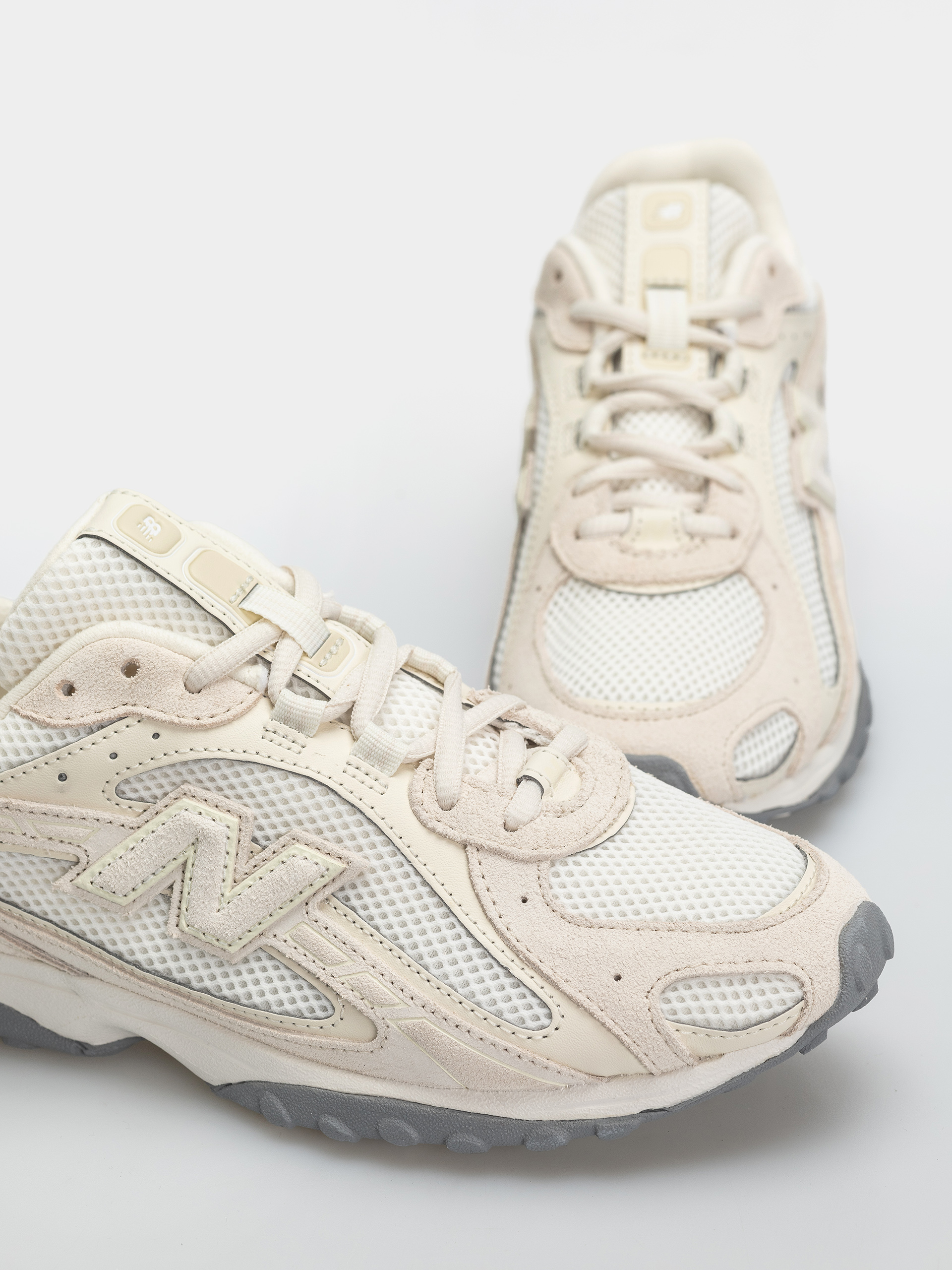 Buty New Balance 204L (angora/linen)