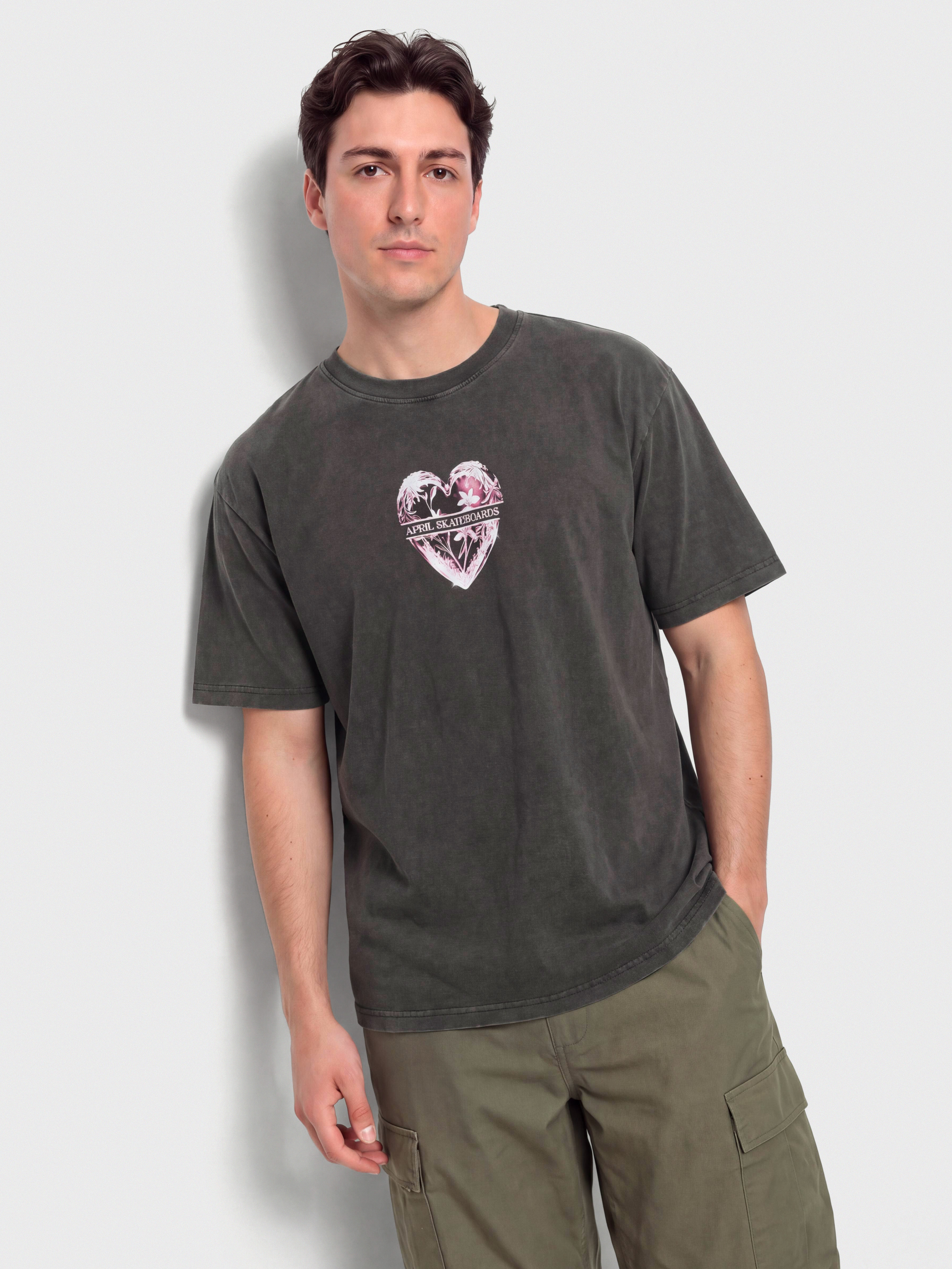 T-shirt April Skateboards Heart (vintage black)
