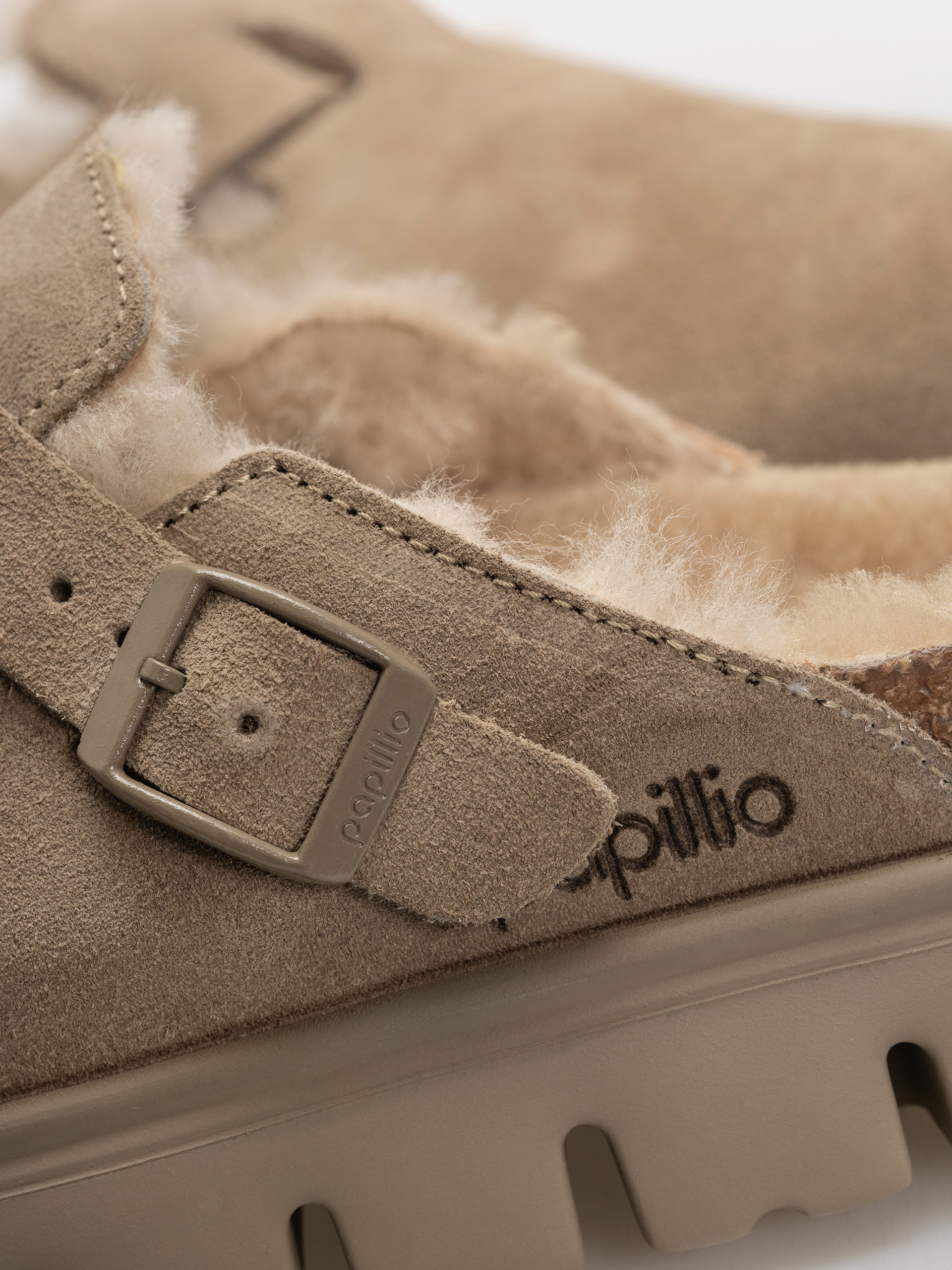 Klapki Birkenstock Boston Chunky Shearling Suede Leather Narrow Wmn (taupe)