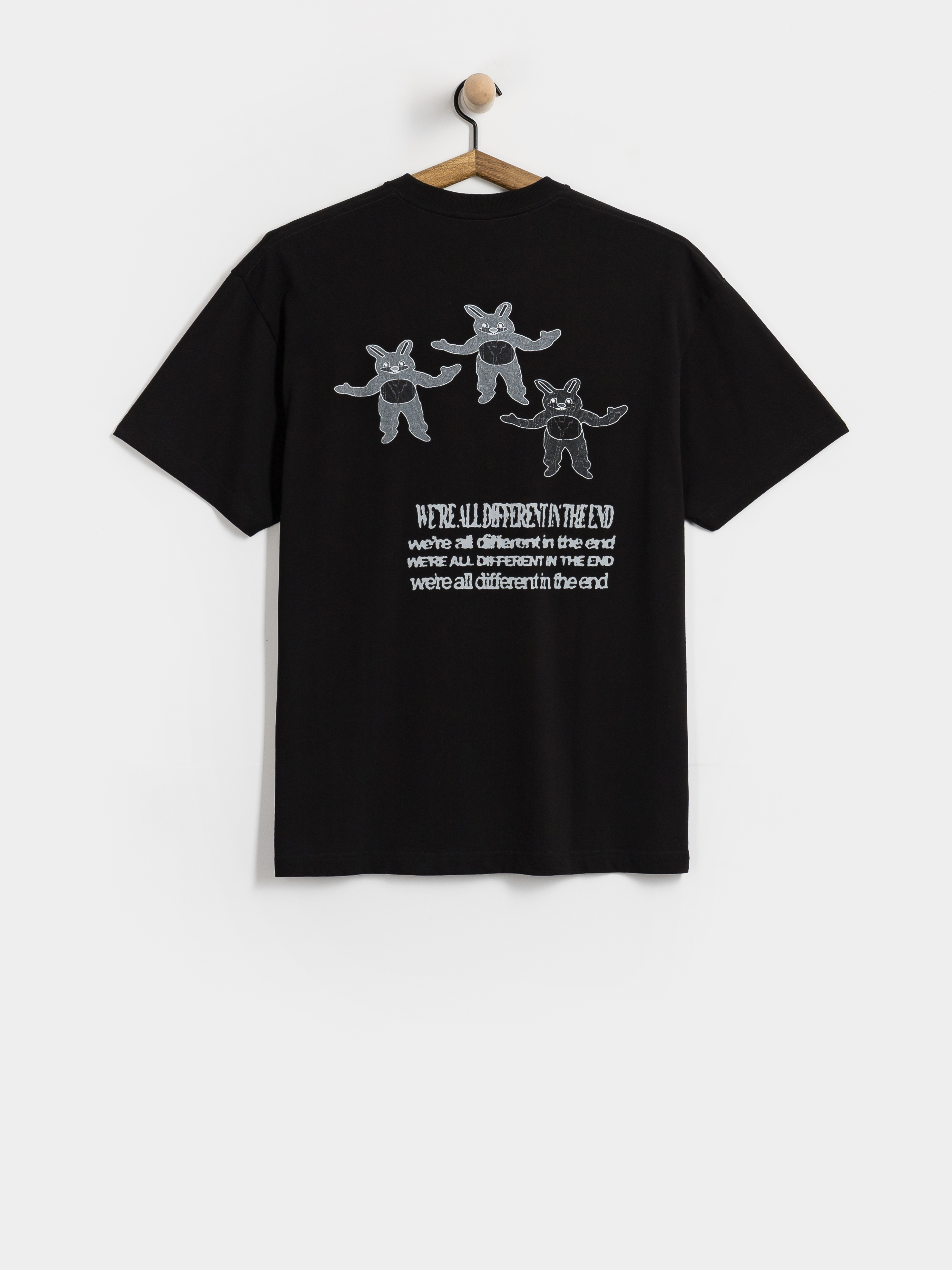 T-shirt Polar Skate Different In The End (black)