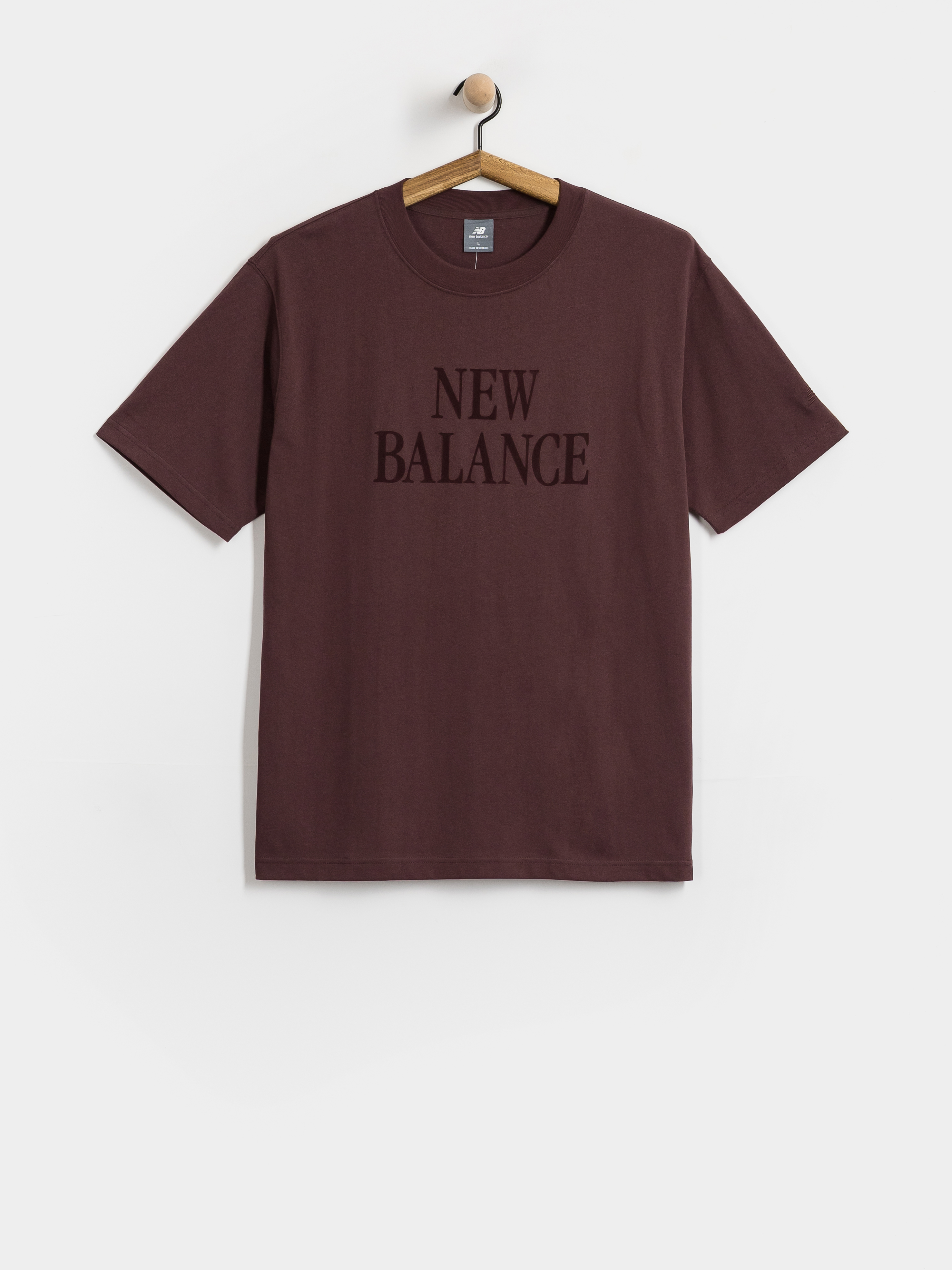 T-shirt New Balance Athletics Flocked Logo (cherry leather)