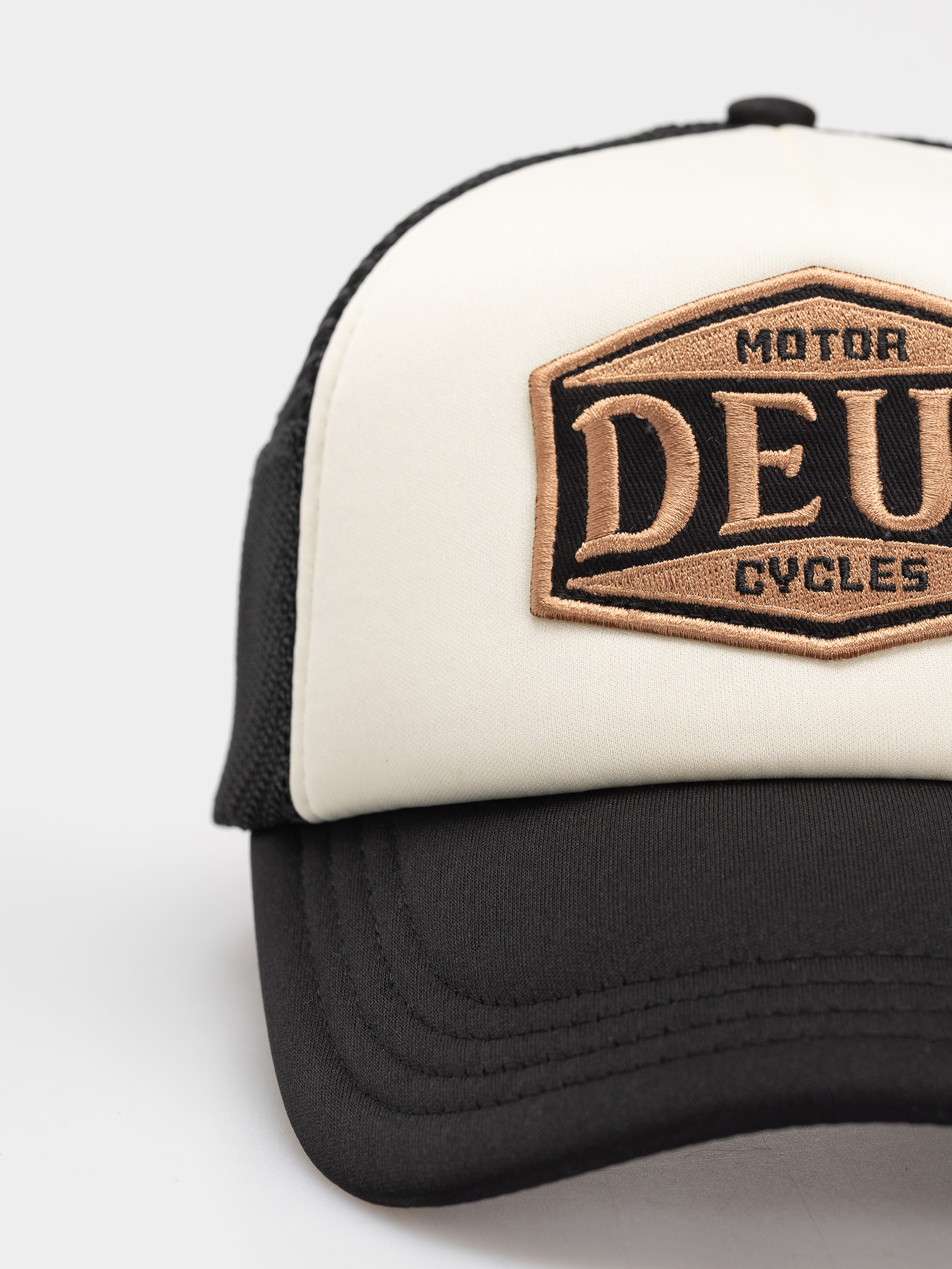 Czapka z daszkiem Deus Ex Machina Josel Trucker (black)
