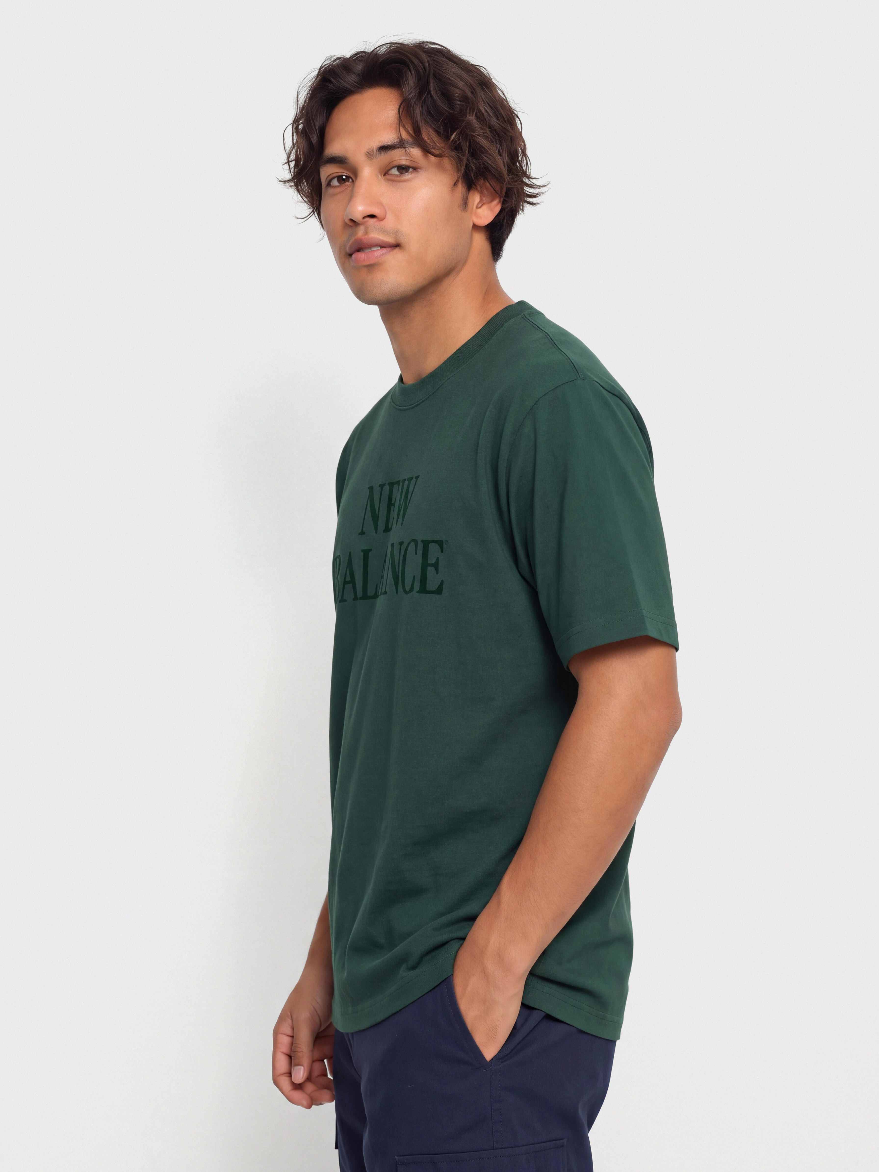 T-shirt New Balance Athletics Flocked Logo (nordic green)