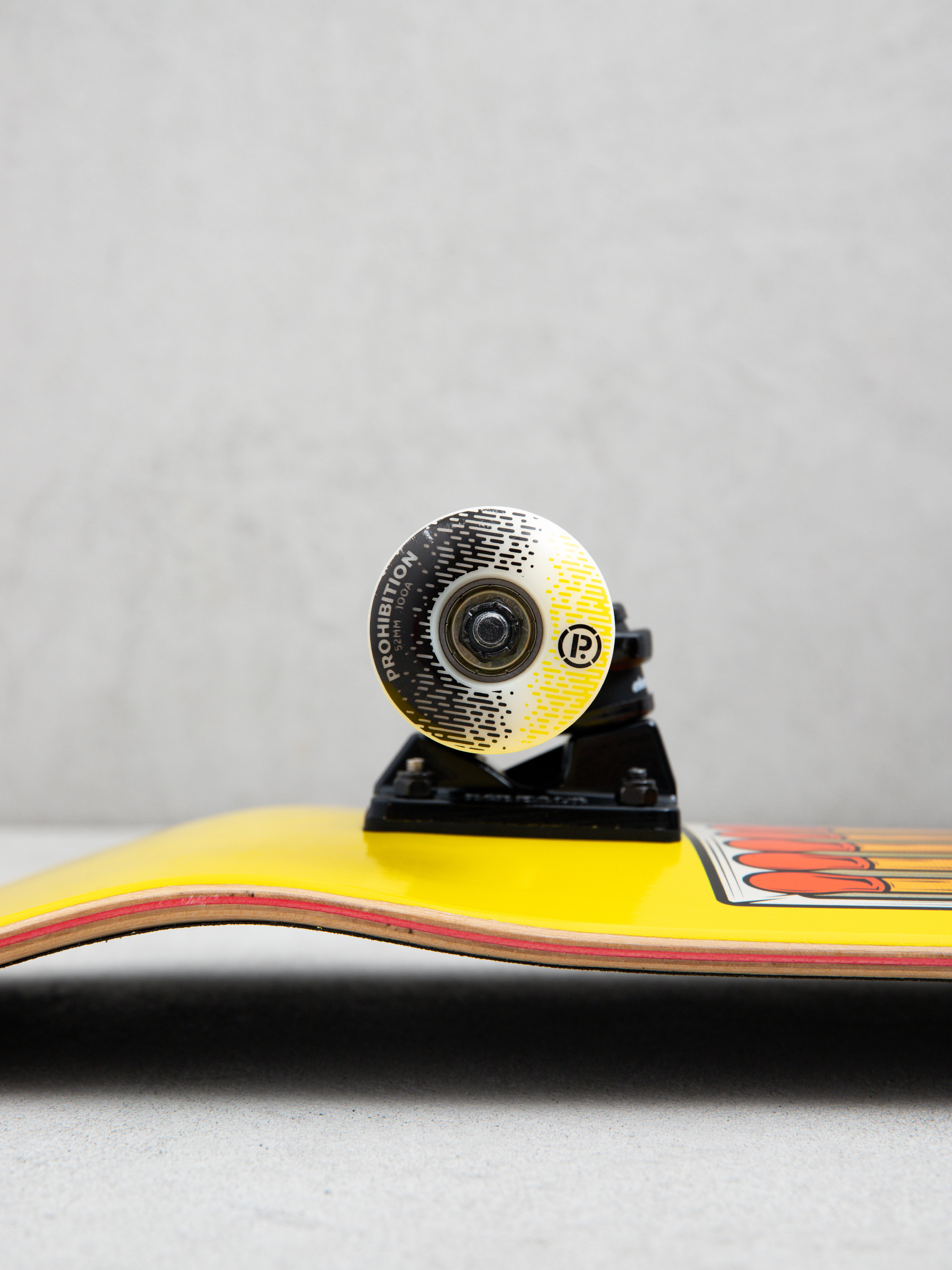 Deskorolka Cartel Skateboards Firestarter (yellow)