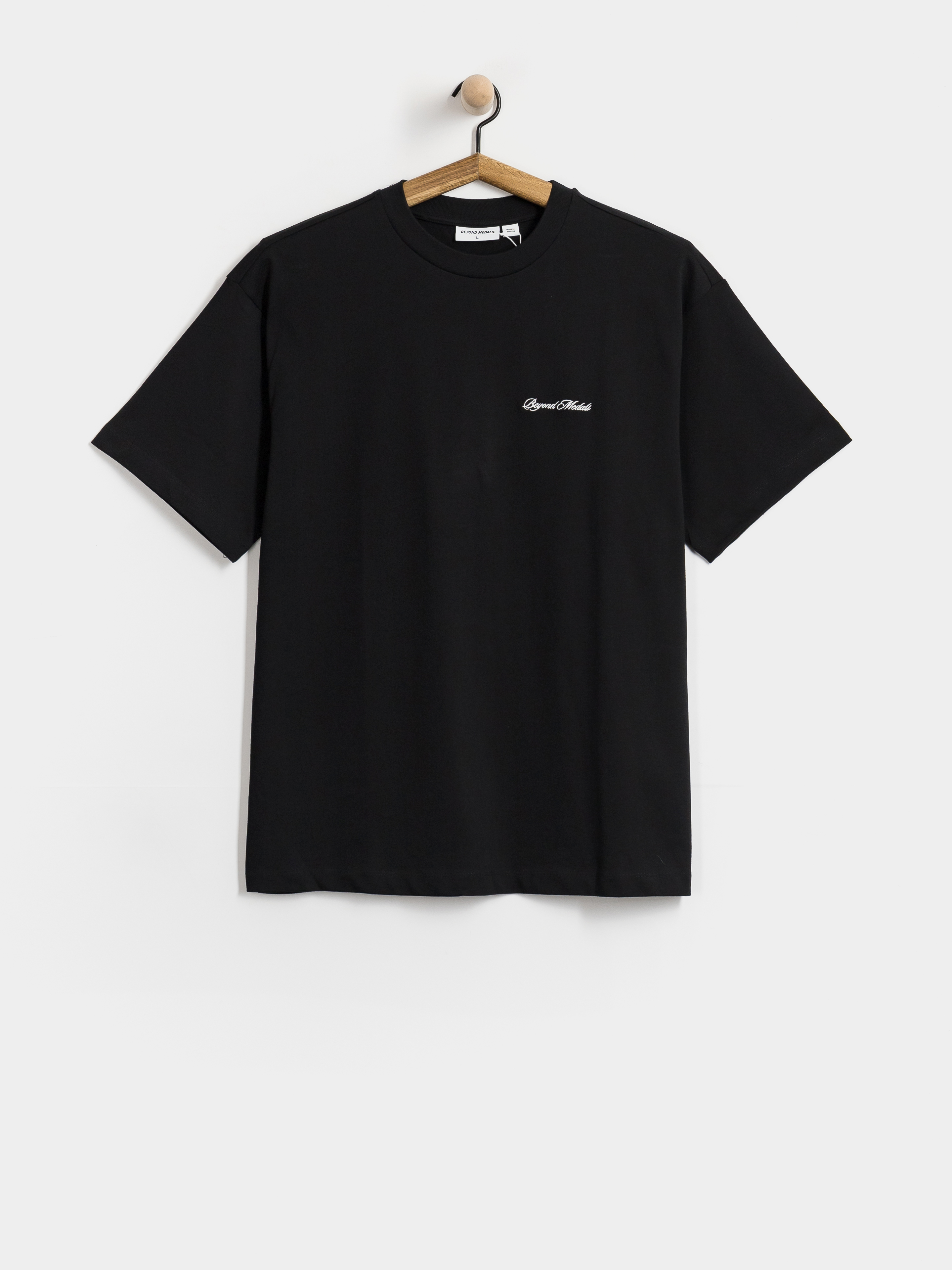 T-shirt Beyond Medals Script