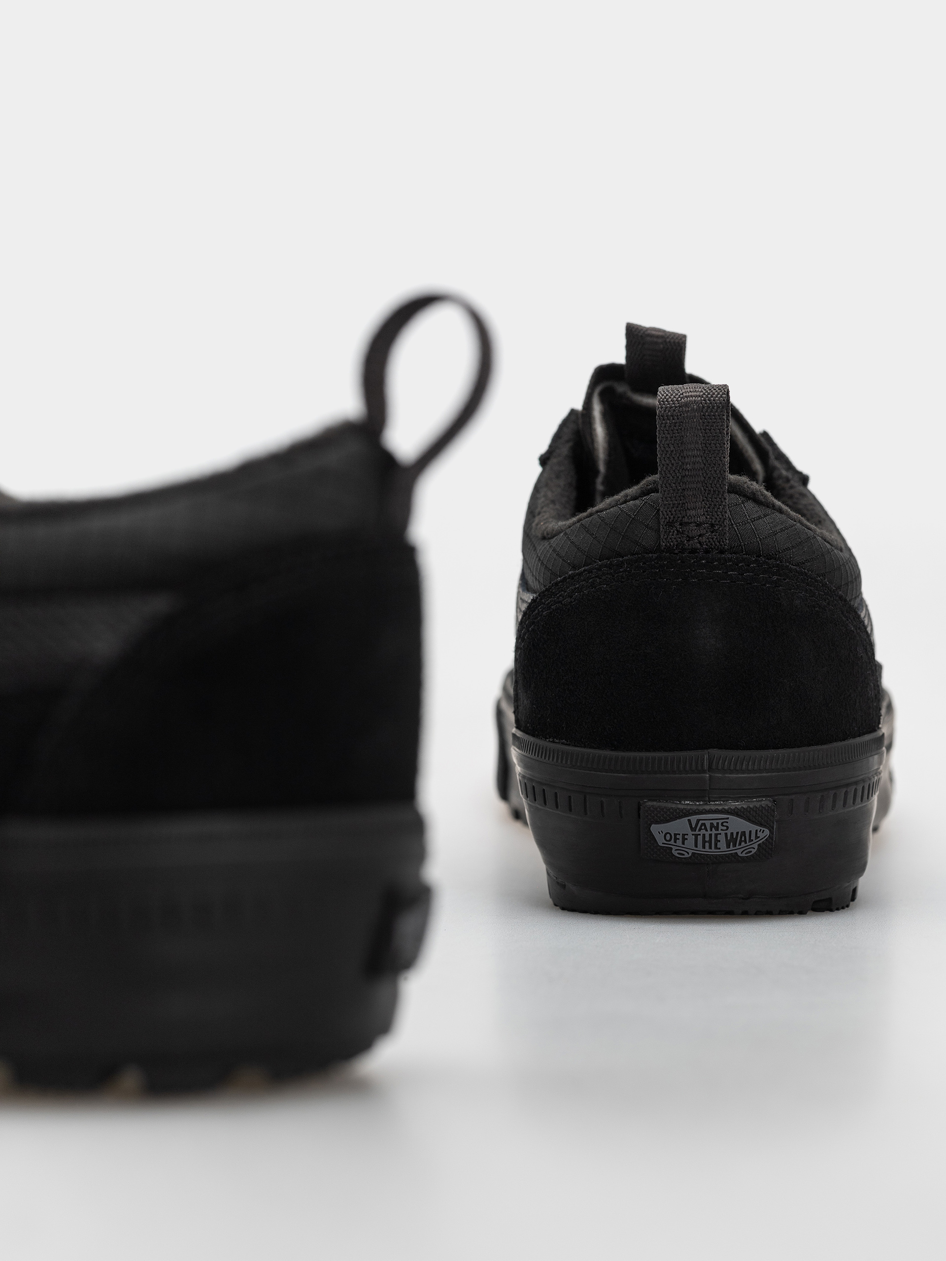 Buty Vans Old Skool Waterproof Insulated Mte (black/black/gry)