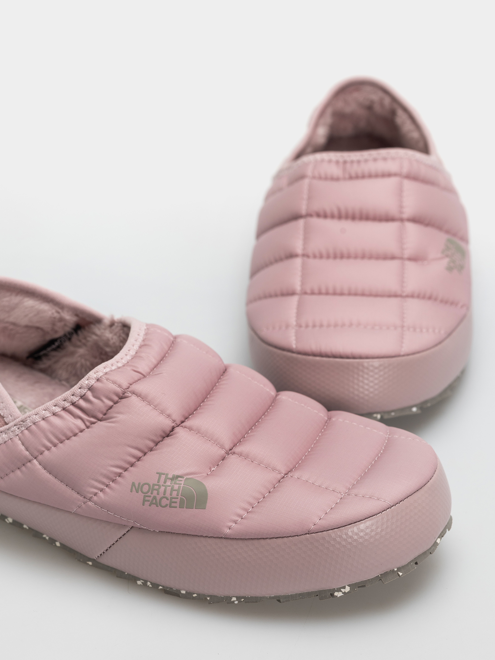 Buty The North Face Thermoball Traction Mule V Wmn (metal pink/stone slab)
