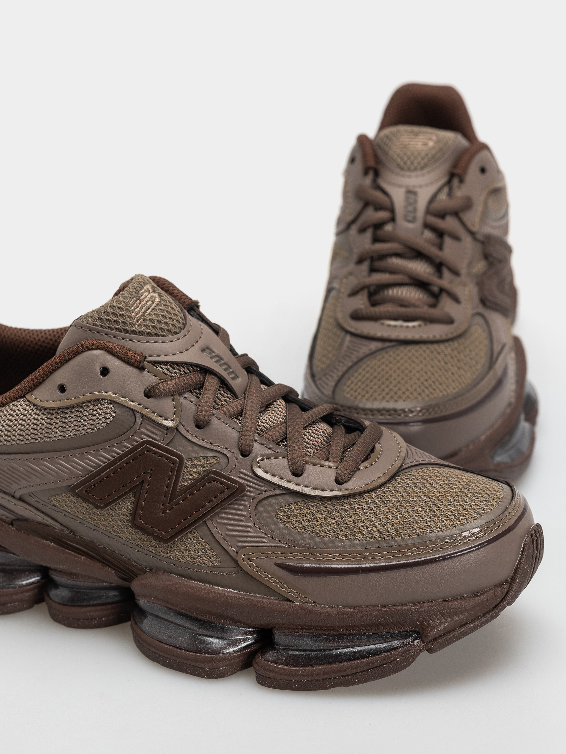 Buty New Balance 2000 (thunder brown/pumpernickel)