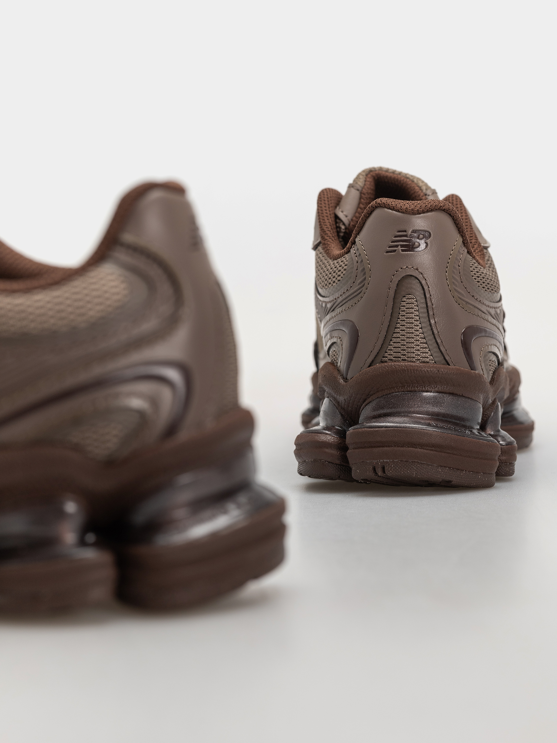 Buty New Balance 2000 (thunder brown/pumpernickel)