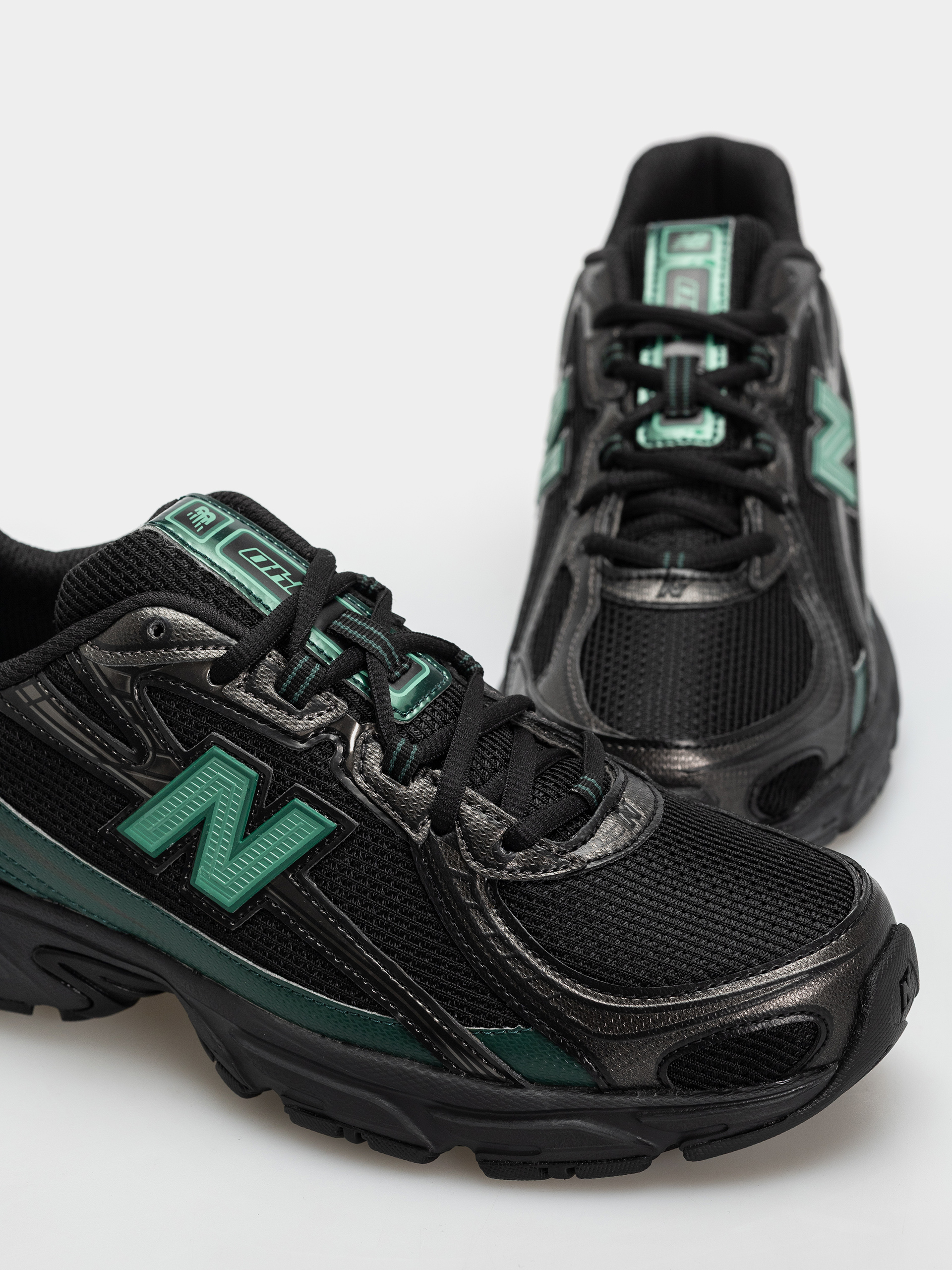 Buty New Balance 740 (black/nordic green)
