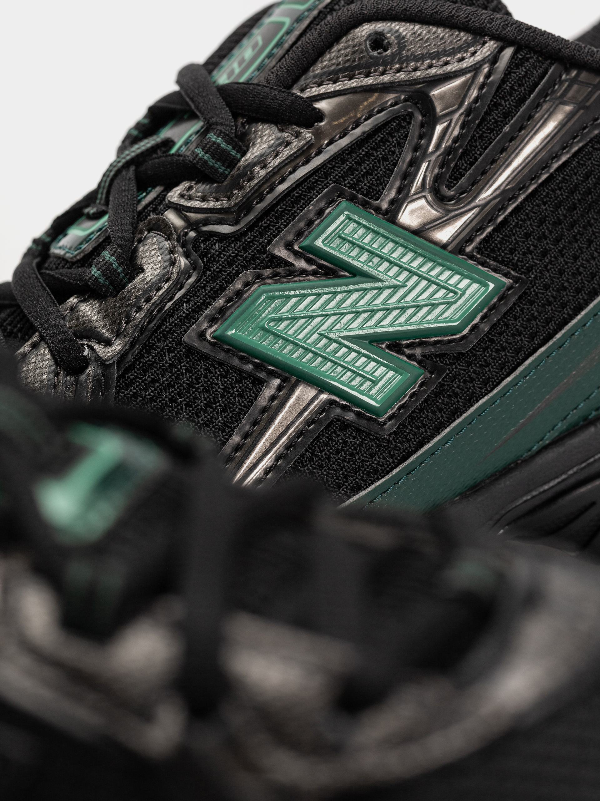 Buty New Balance 740 (black/nordic green)