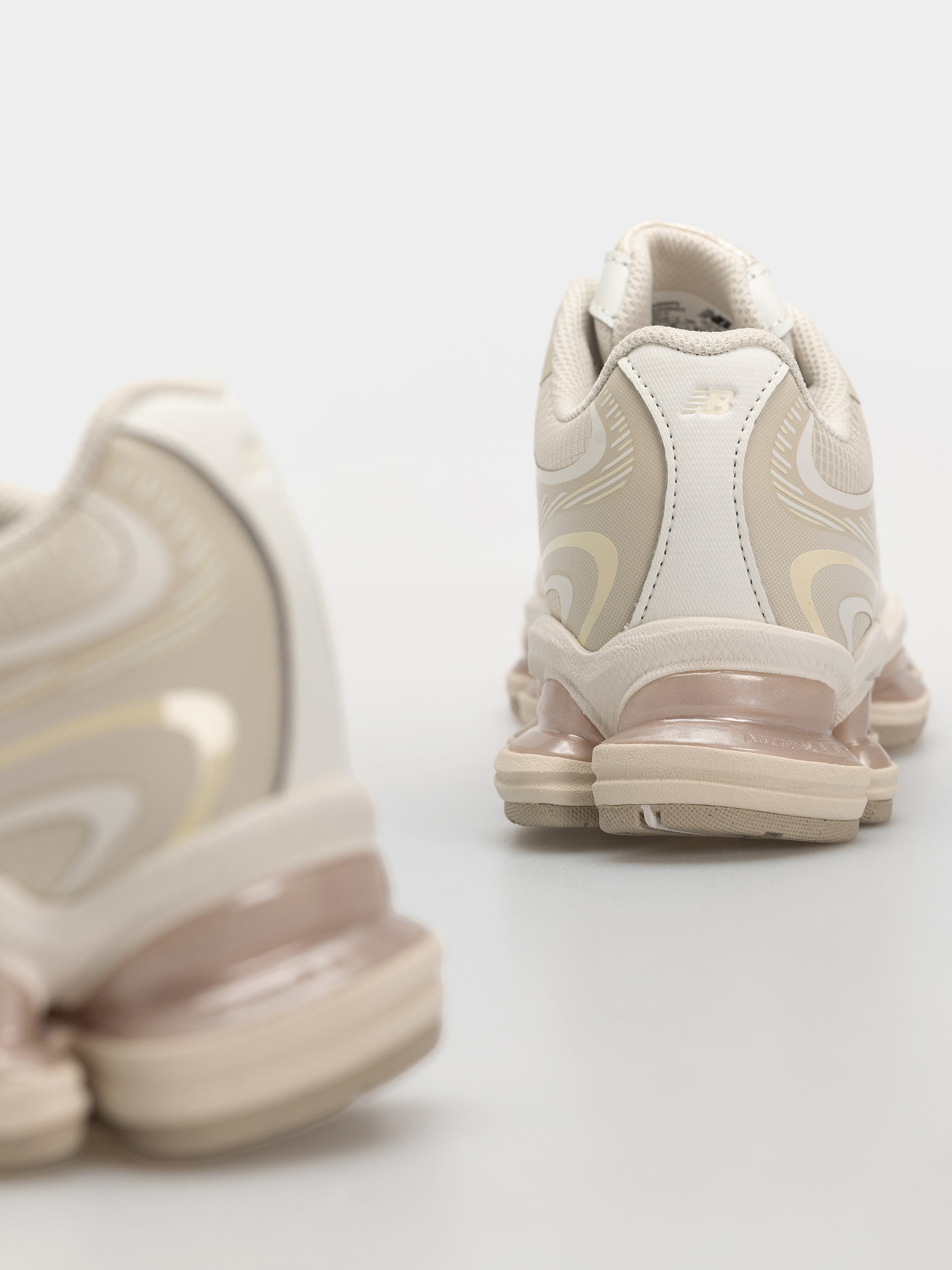 Buty New Balance 2000 (linen/sea salt/timberwolf)