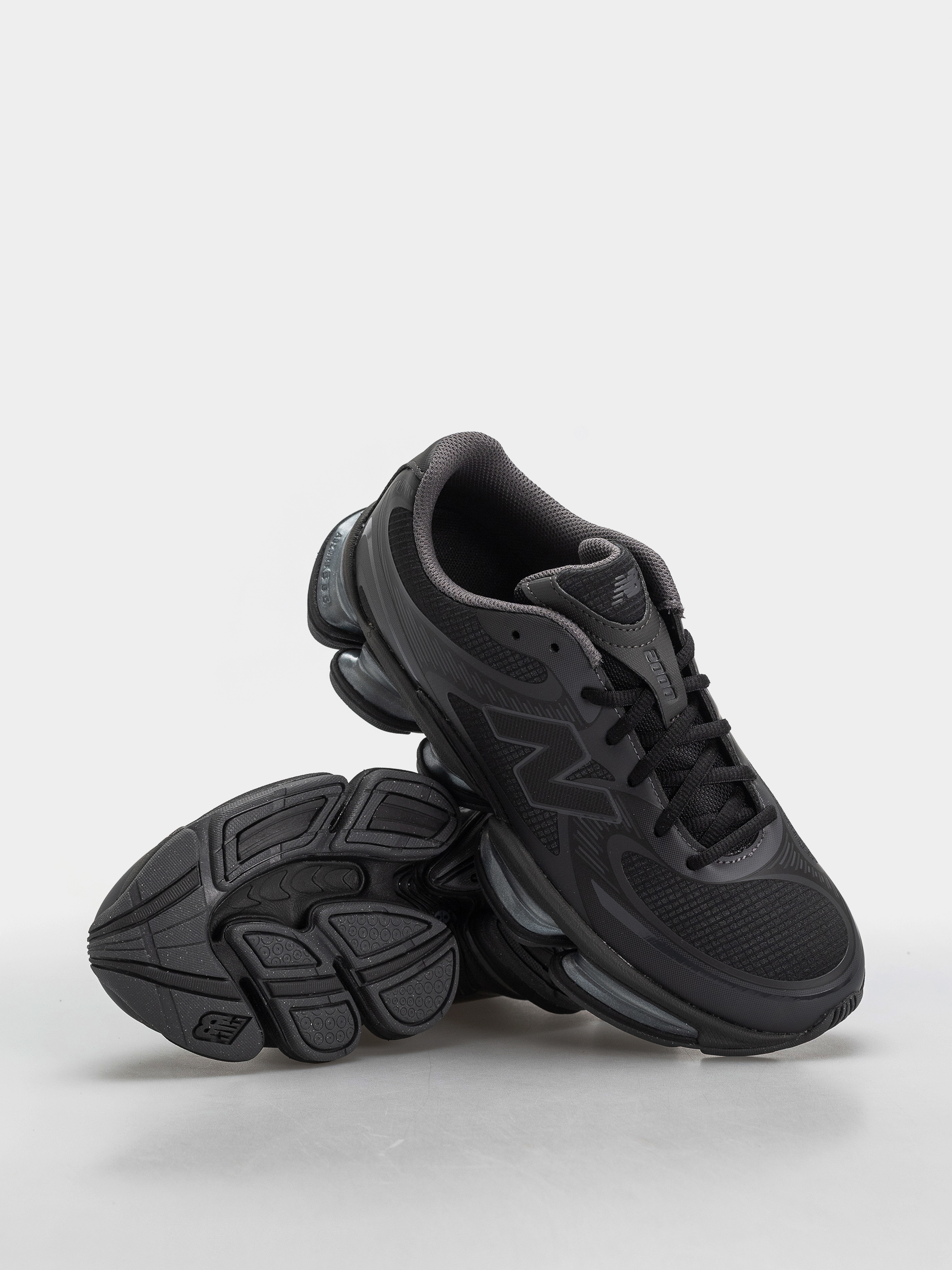 Buty New Balance 2000 (black/black cement/magnet)