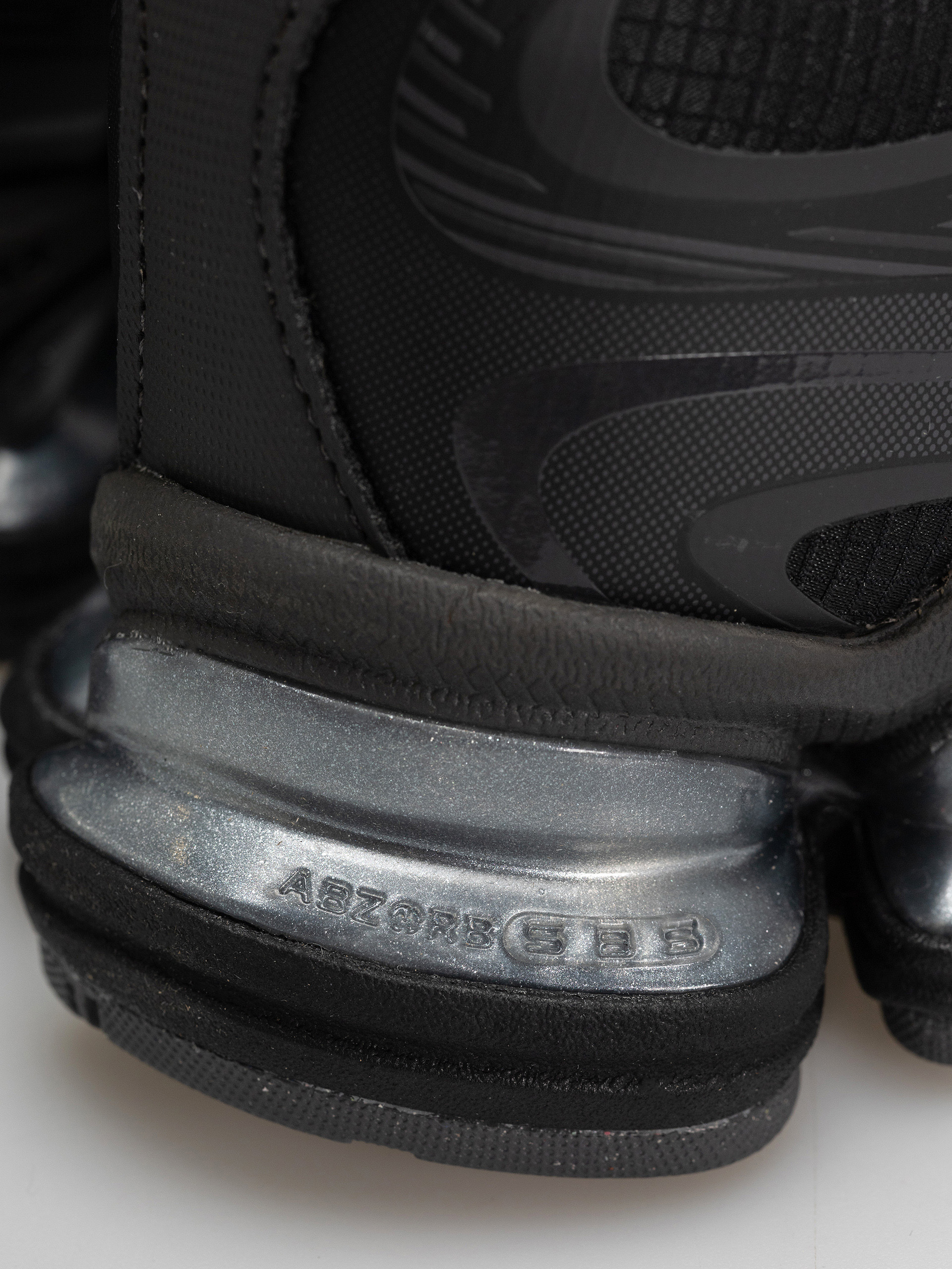 Buty New Balance 2000 (black/black cement/magnet)