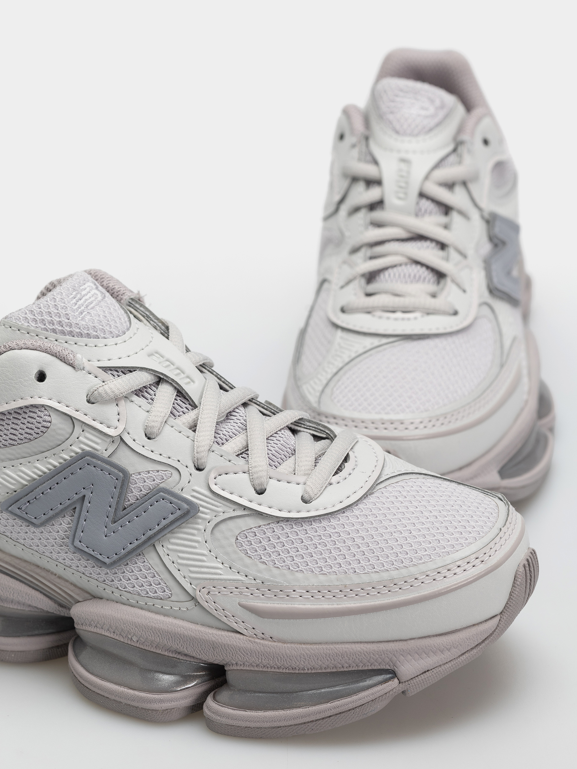 Buty New Balance 2000 (horizon grey/truffle salt)