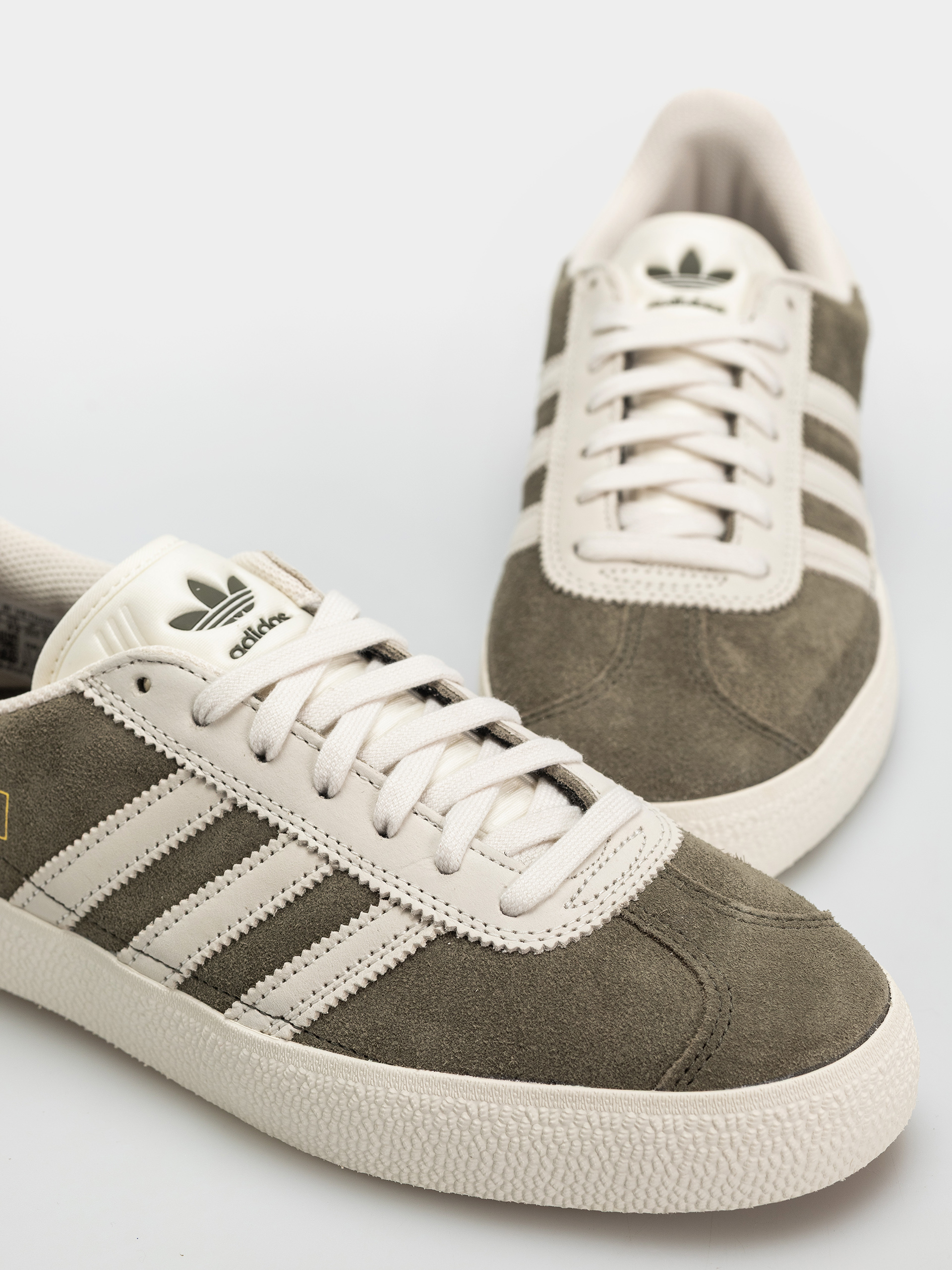 Buty adidas Gazelle Adv (olistr/cwhite/goldmt)