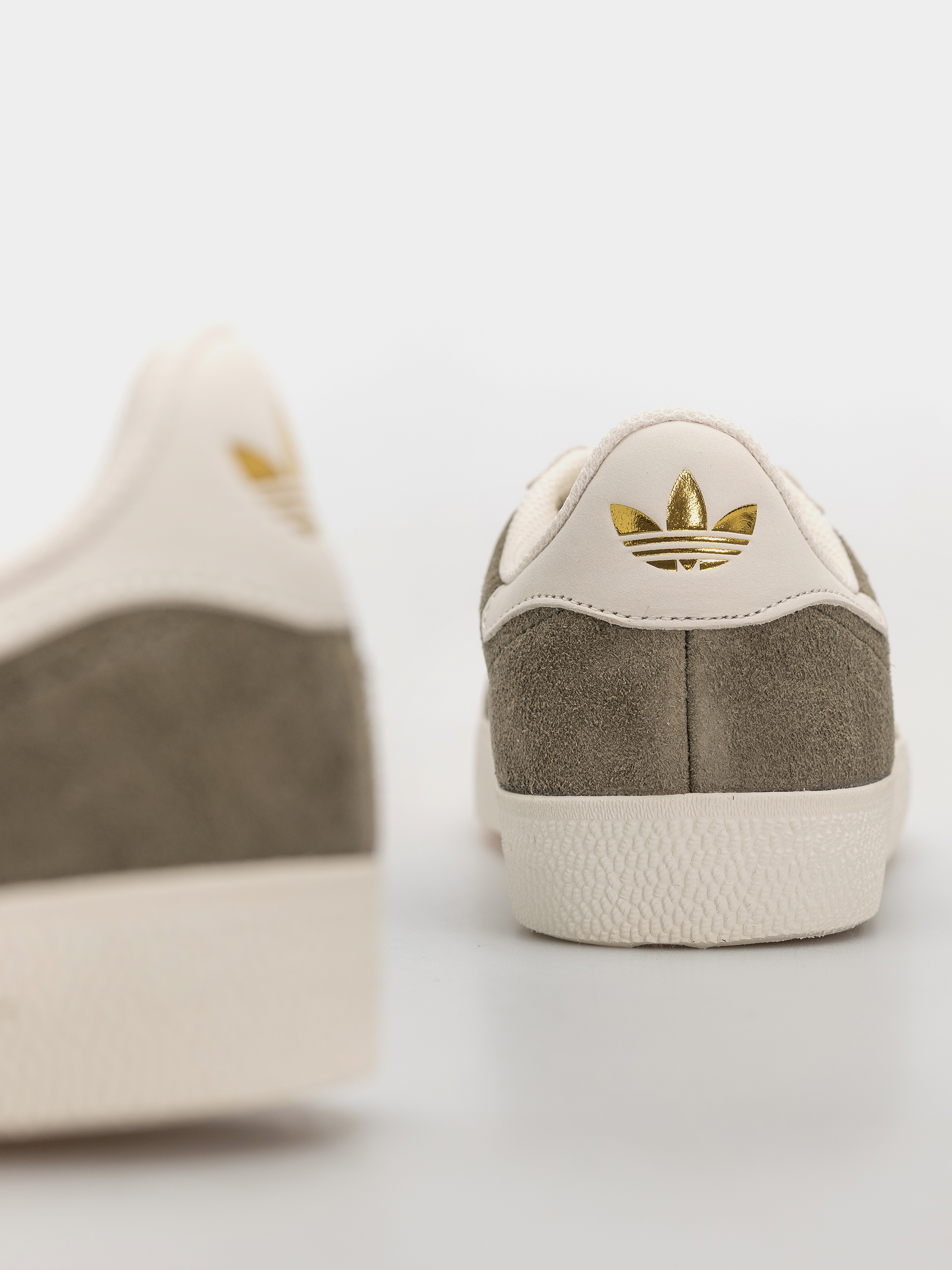 Buty adidas Gazelle Adv (olistr/cwhite/goldmt)