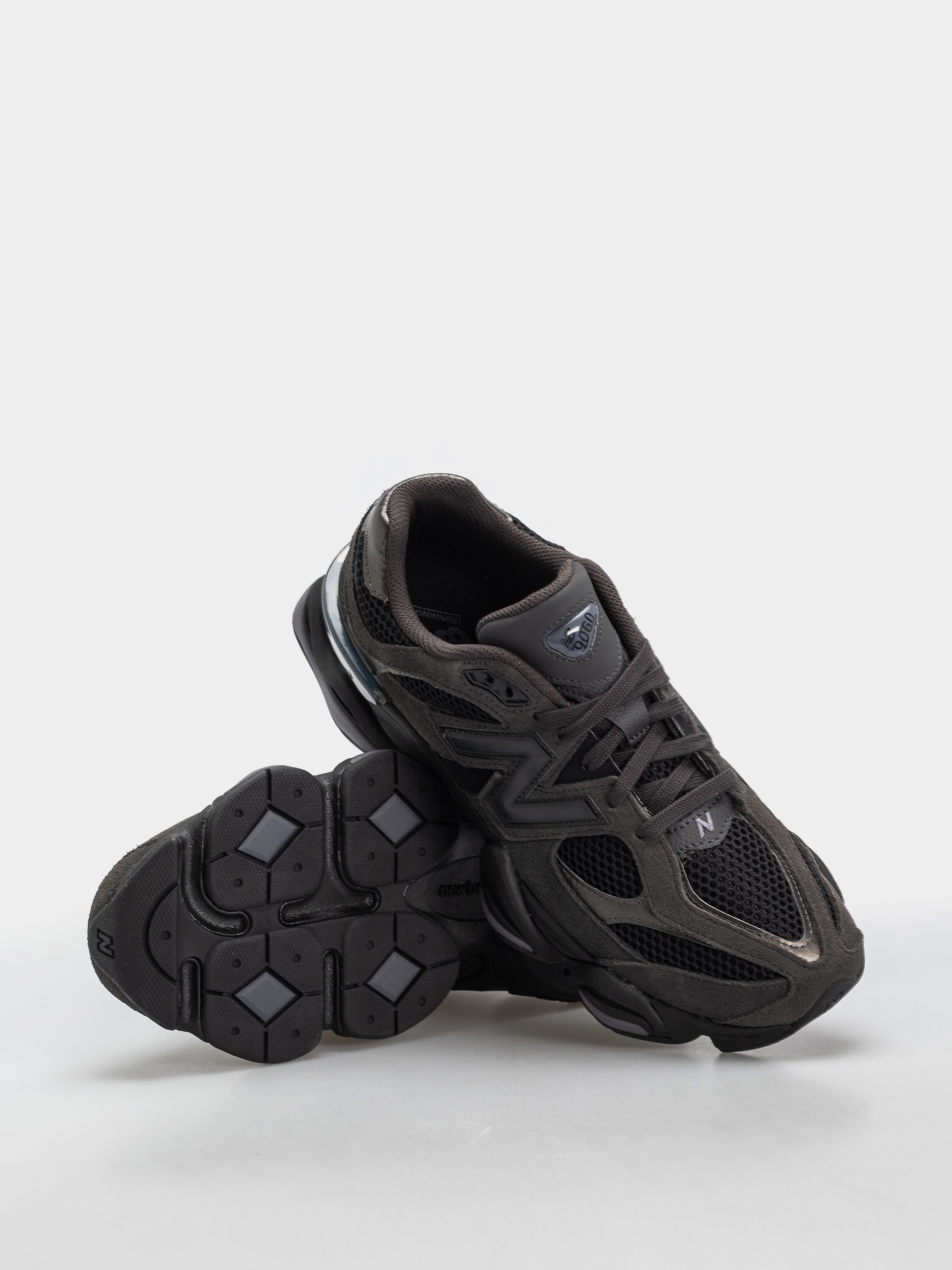 Buty New Balance 9060 (black/neptune grey)