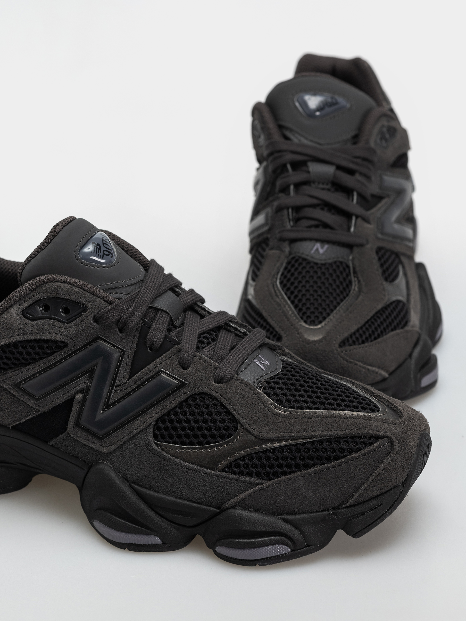 Buty New Balance 9060 (black/neptune grey)