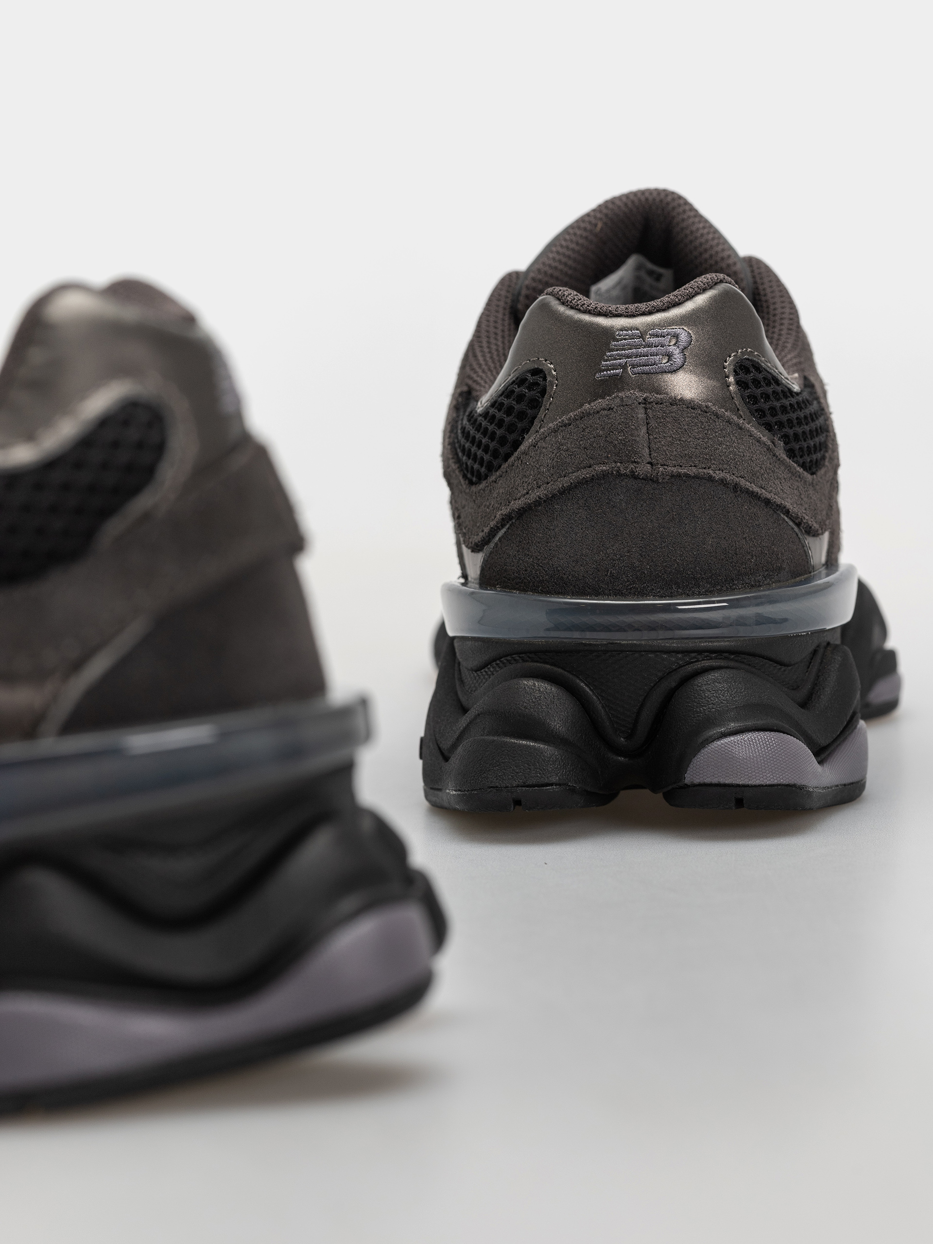 Buty New Balance 9060 (black/neptune grey)