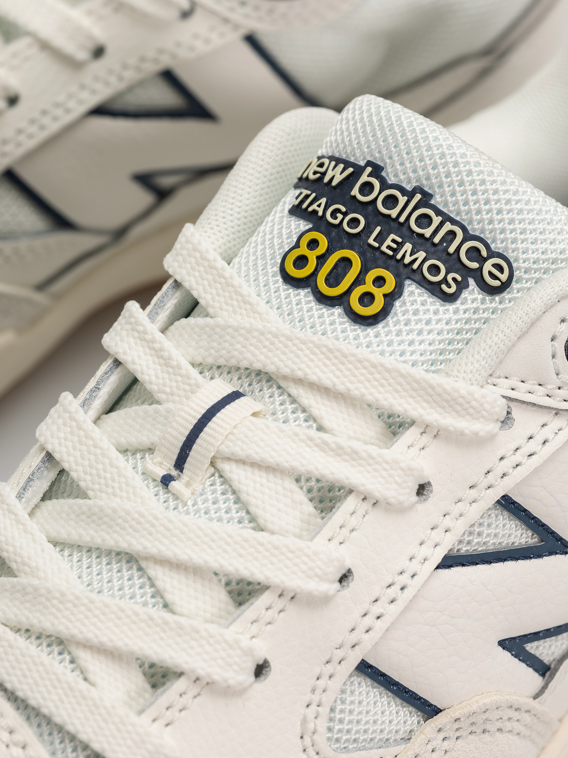 Buty New Balance 808 (sea salt/navy)