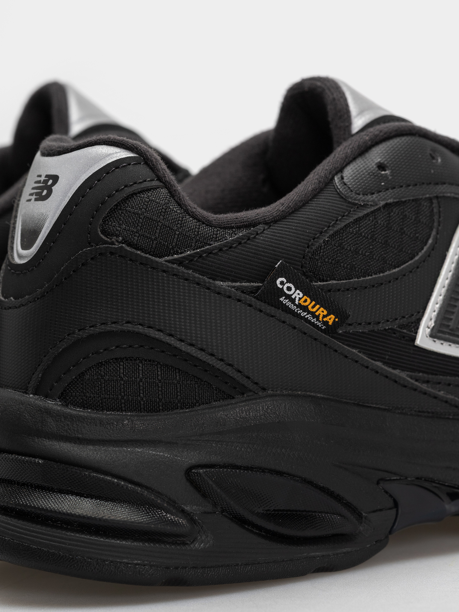 Buty New Balance 2010 (black/black)