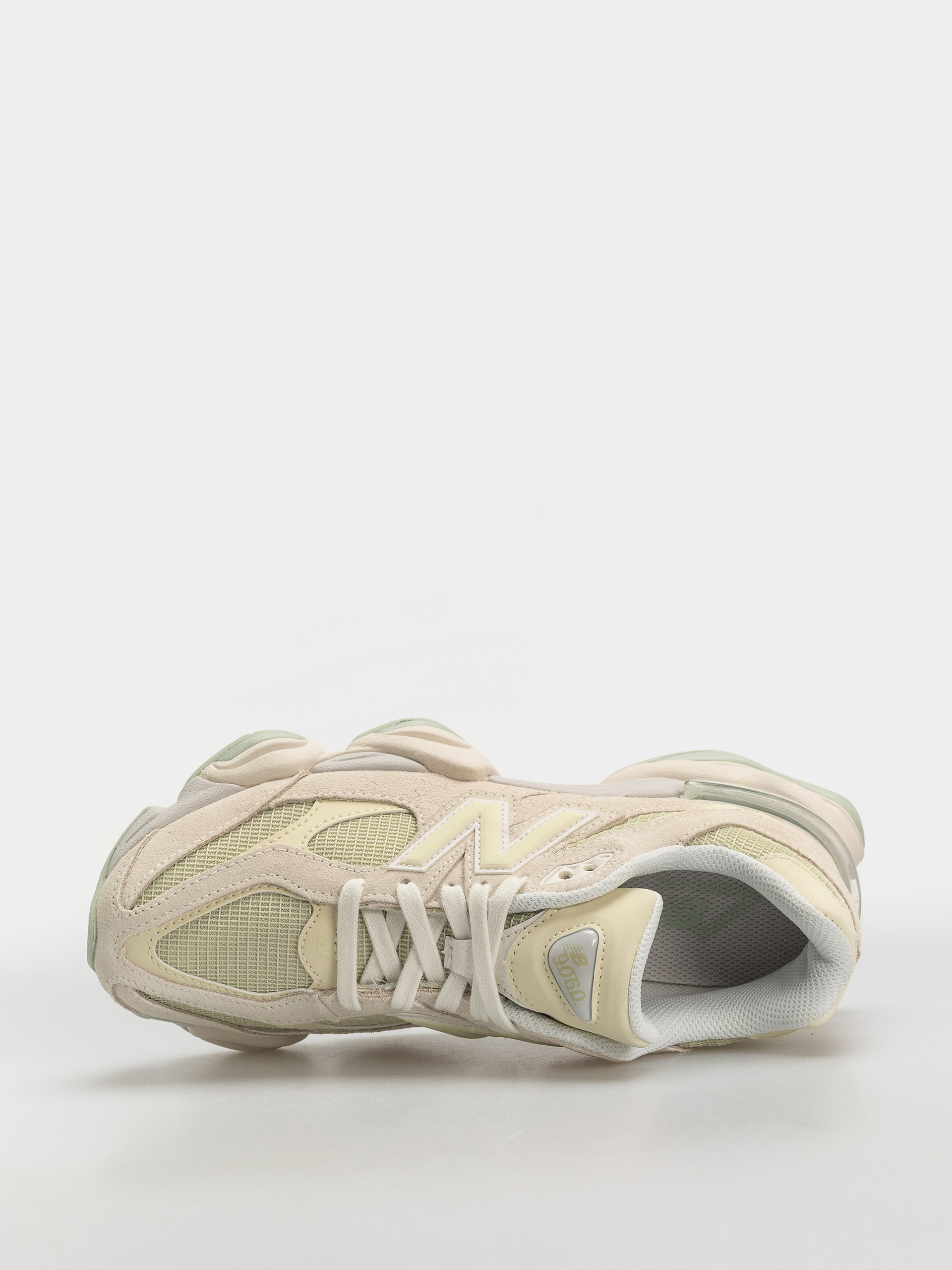 Buty New Balance 9060 (pistachio butter/angora)