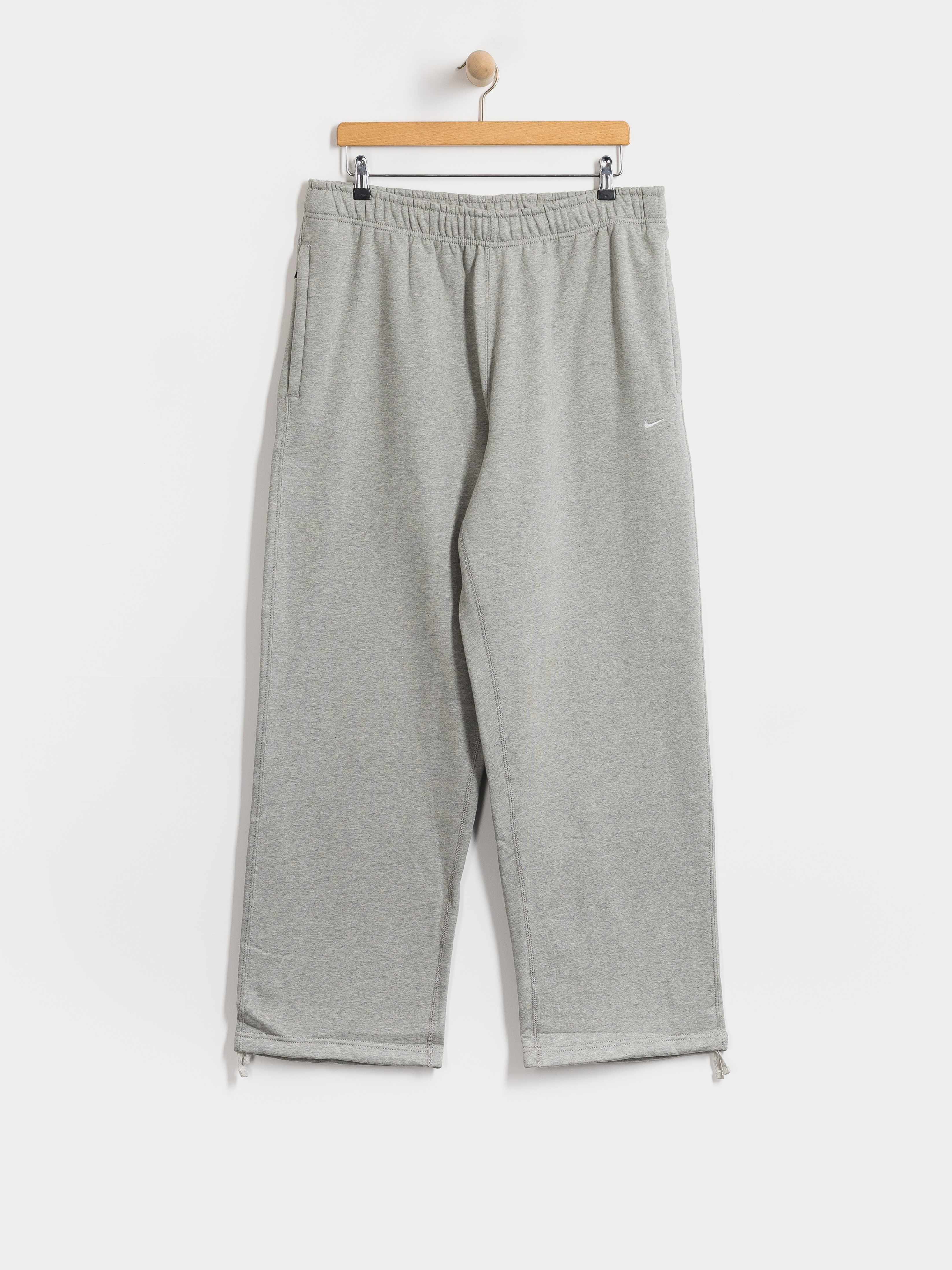 Spodnie Nike SB Solo Swoosh Loose (dk grey heather/lt smoke grey/white)