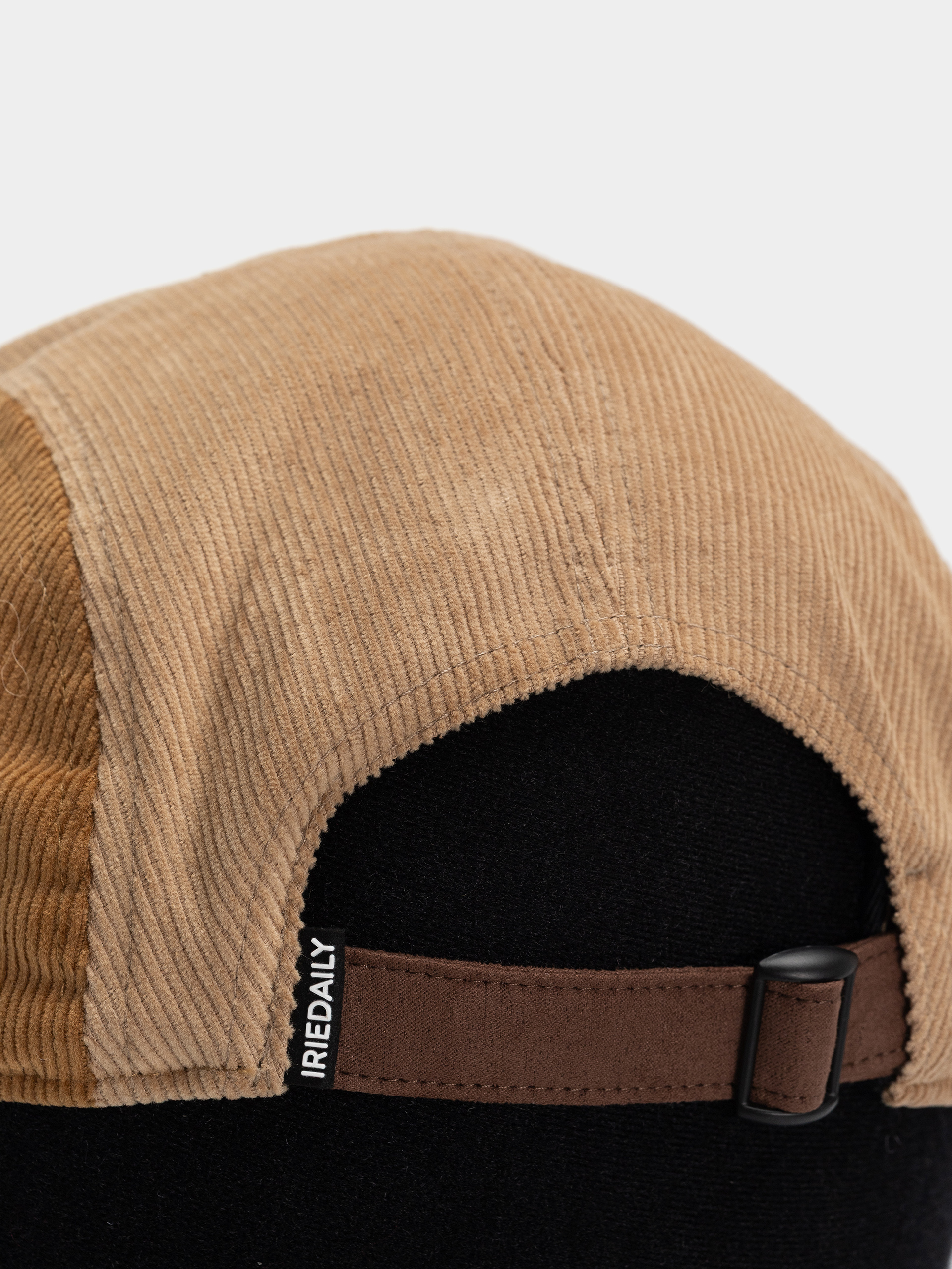 Czapka z daszkiem Iriedaily Corvin 5 Panel (mocca)