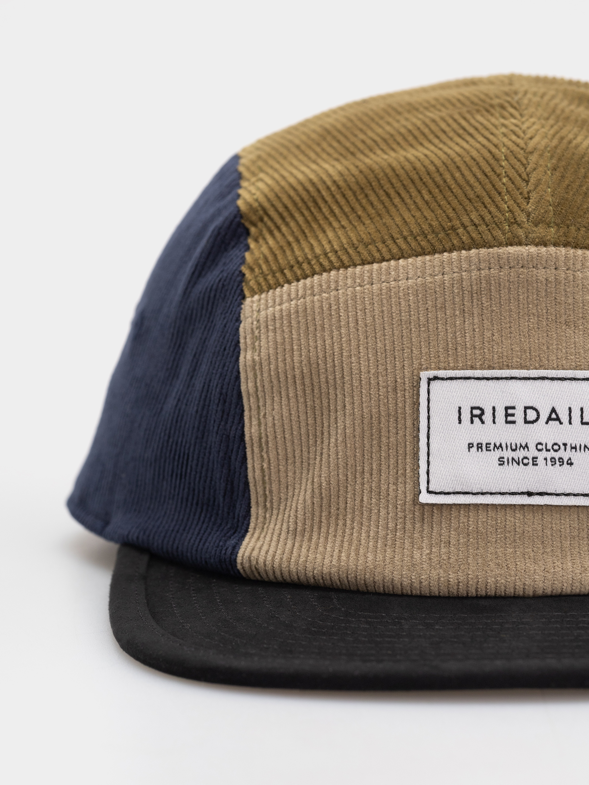 Czapka z daszkiem Iriedaily Corvin 5 Panel (olive navy)