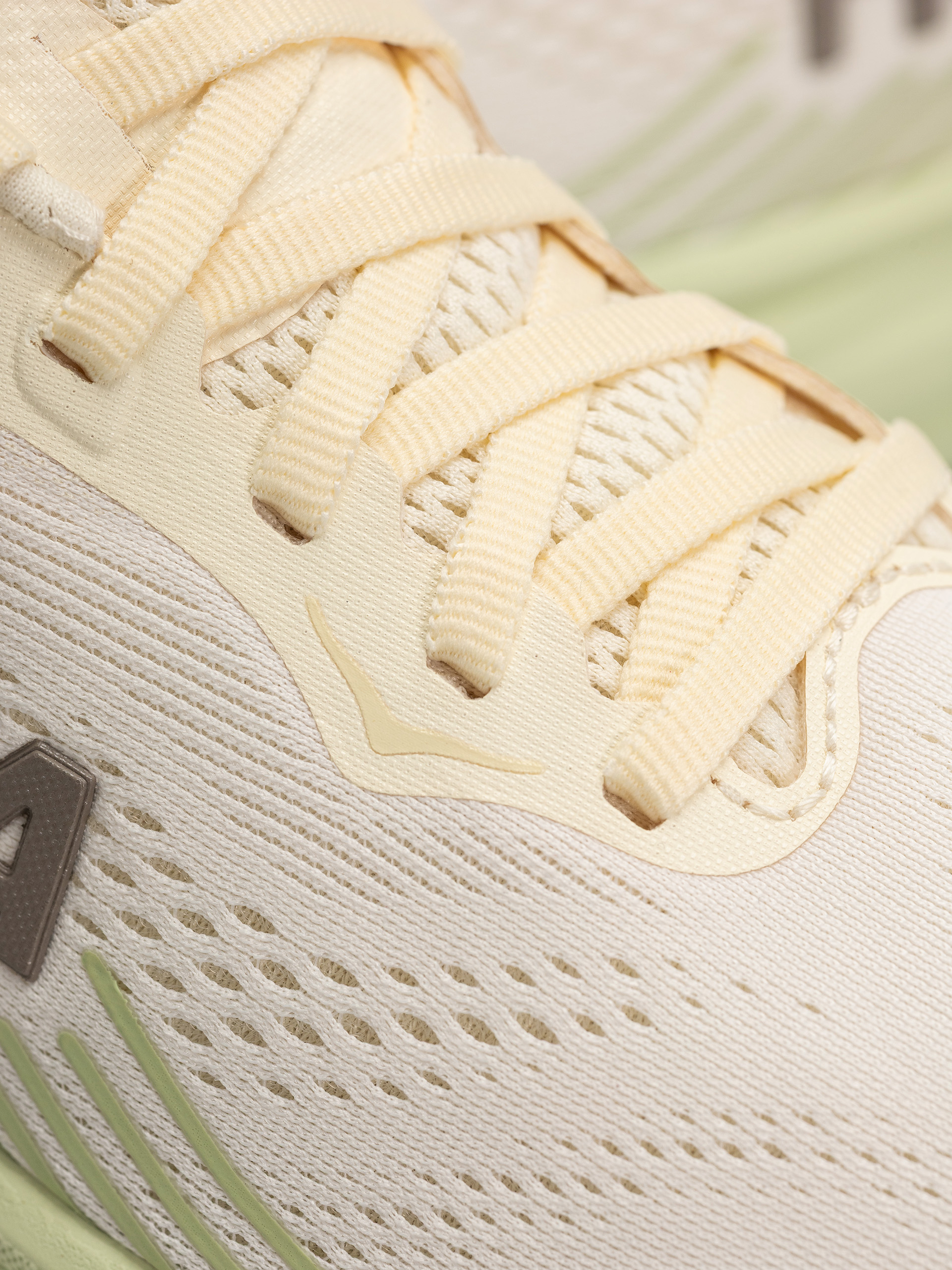 Buty Hoka Clifton 11 Wmn (alabaster/morning dew)