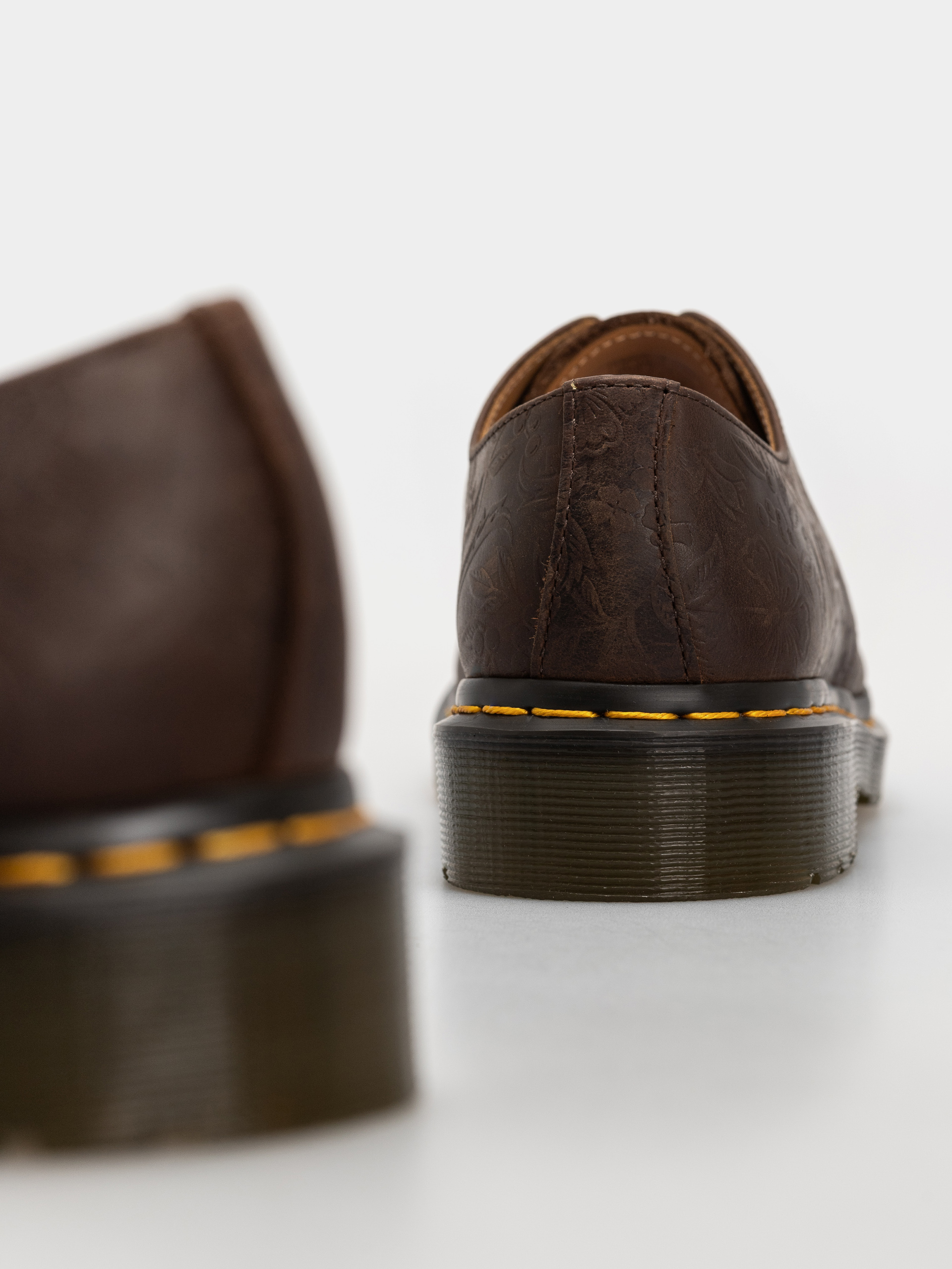 Buty Dr. Martens 1461 Emboss Floral Wmn (dark brown)