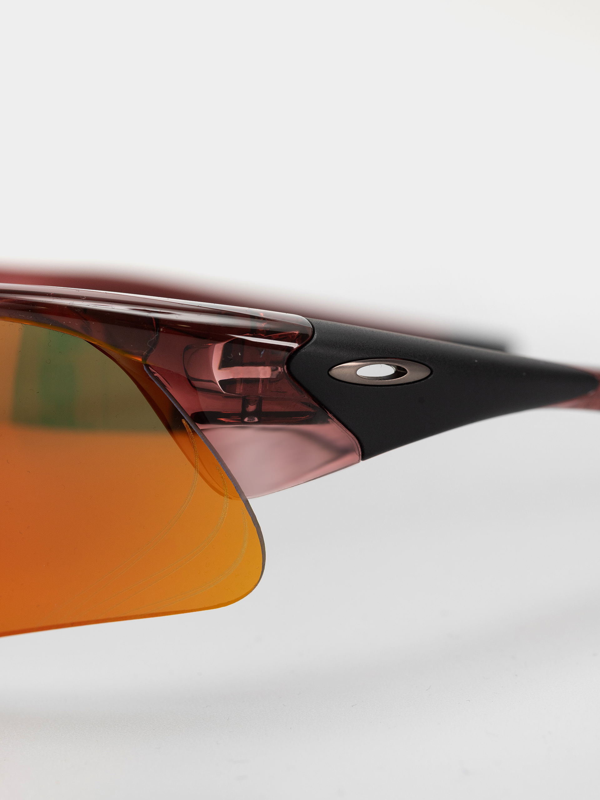 Okulary przeciwsłoneczne Oakley Suture Jacket (trans iron red/prizm ruby)