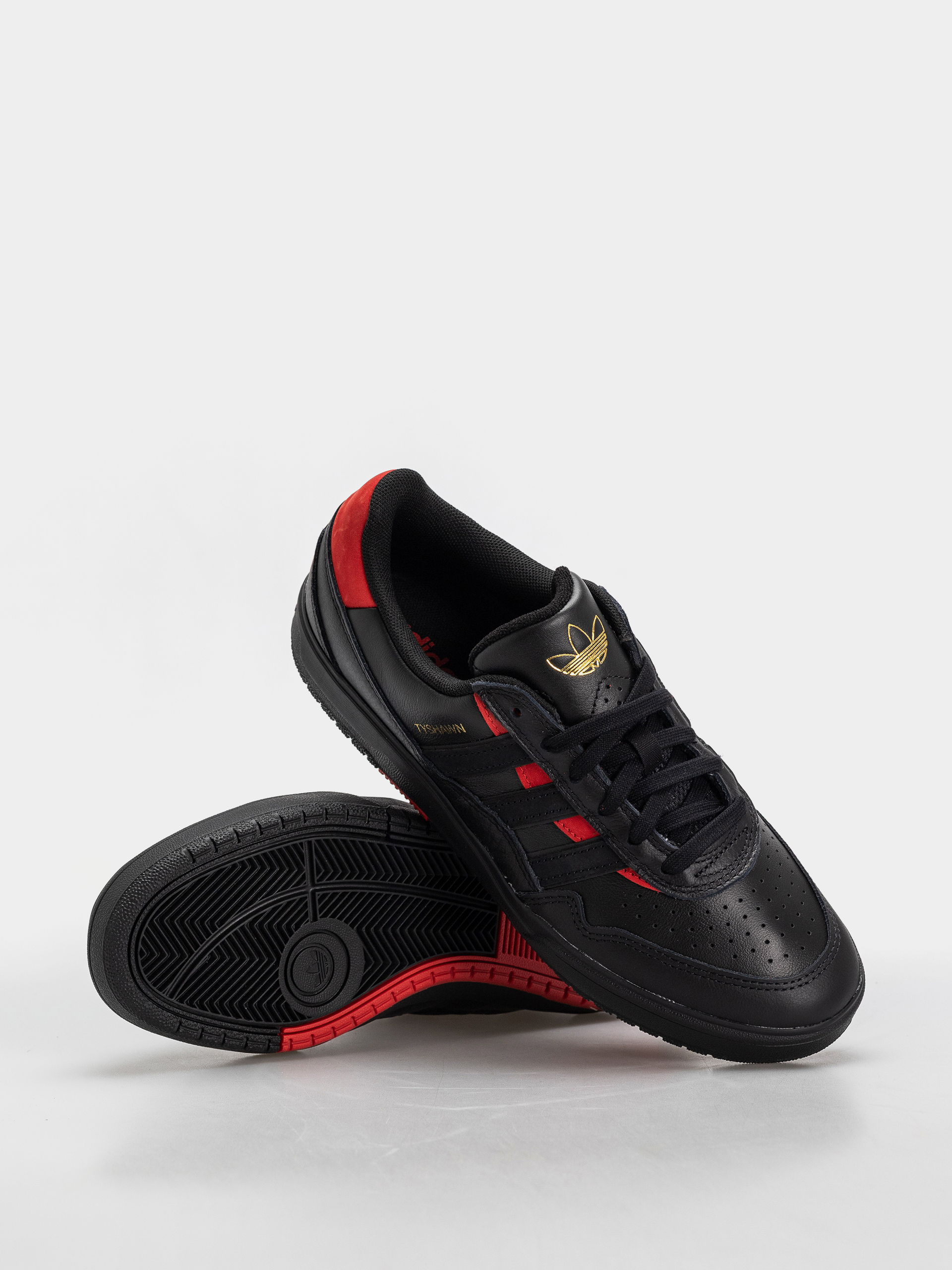Buty adidas Tyshawn II (cblack/cblack/betsca)