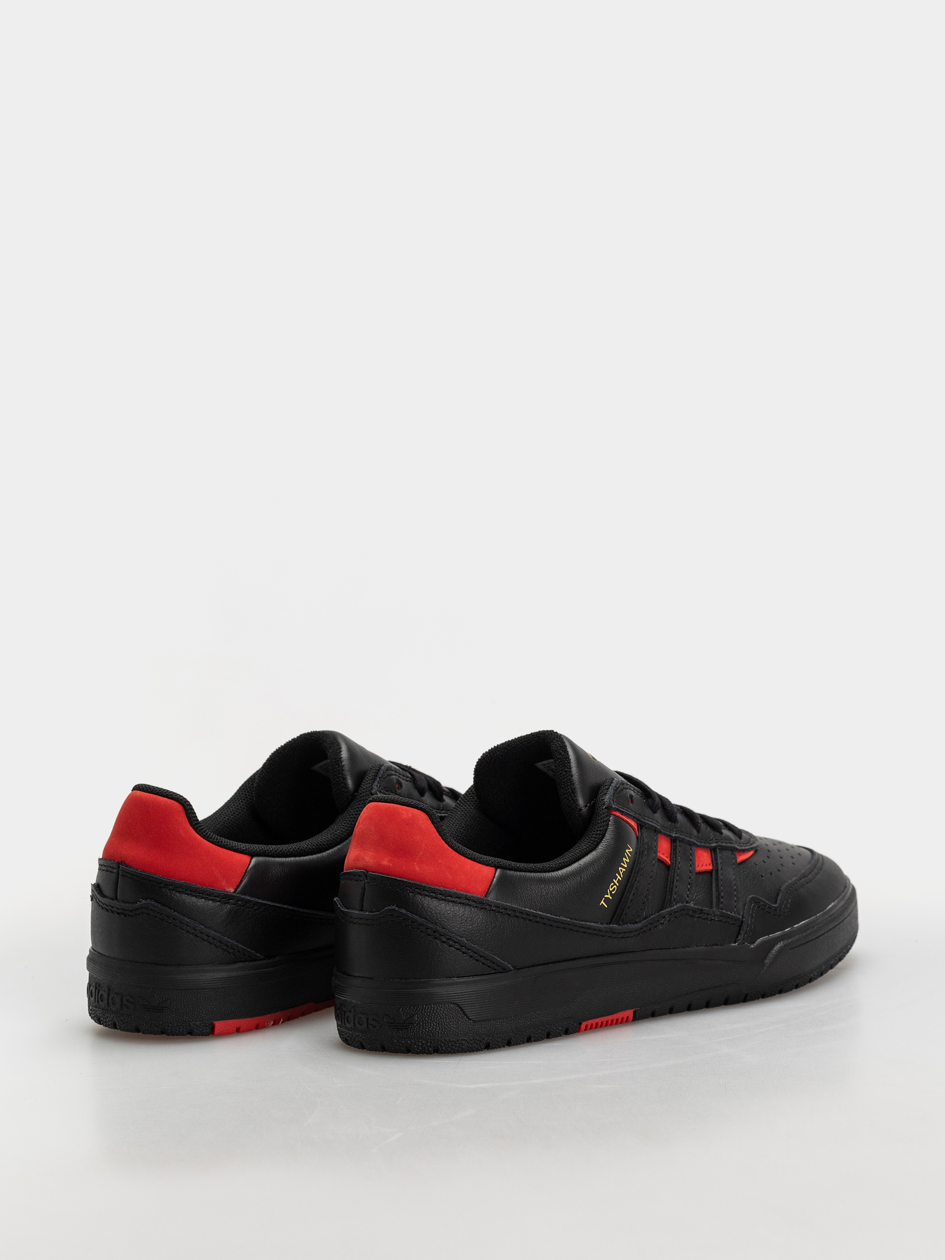 Buty adidas Tyshawn II (cblack/cblack/betsca)