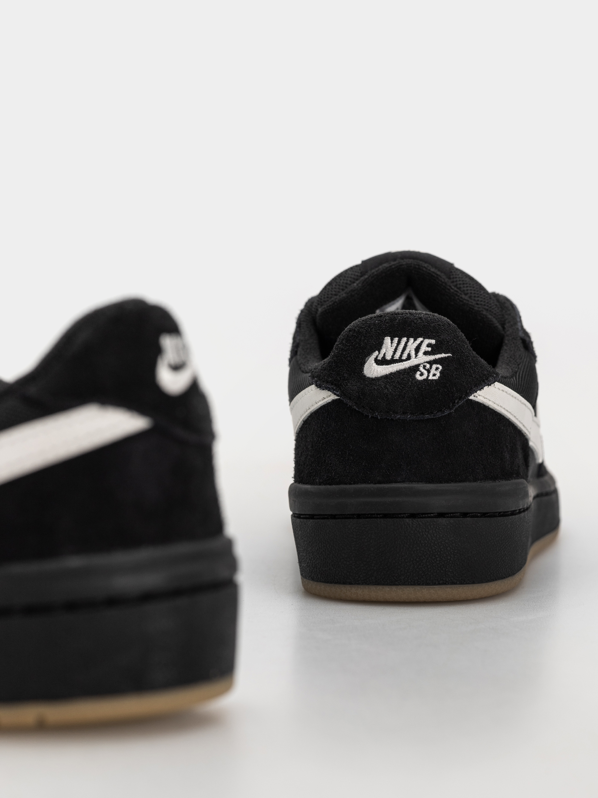 Buty Nike SB Code 58 (black/summit white black gum light brown)