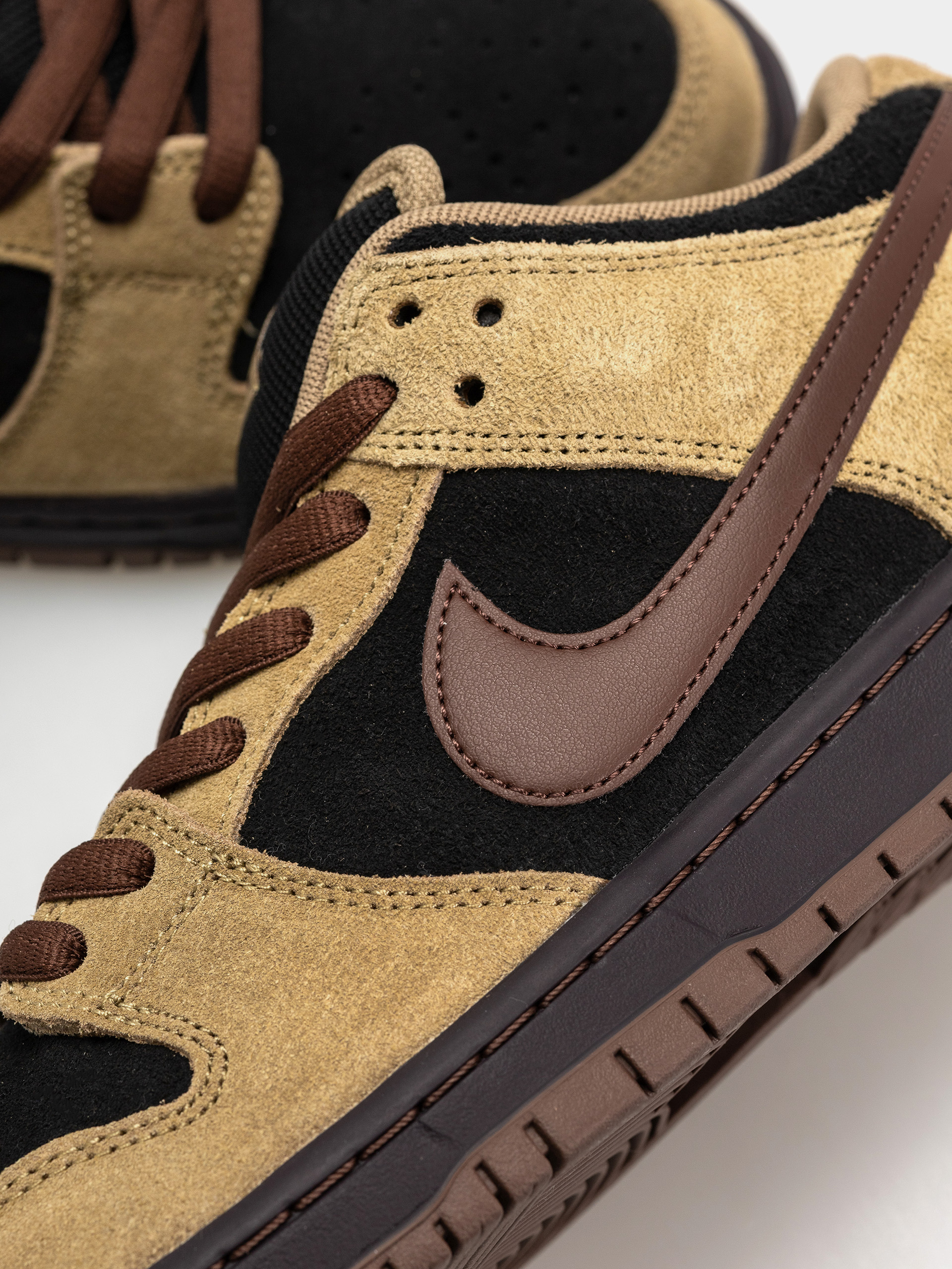 Buty Nike SB Dunk Low Pro (filbert/lt chocolate black burgundy ash)