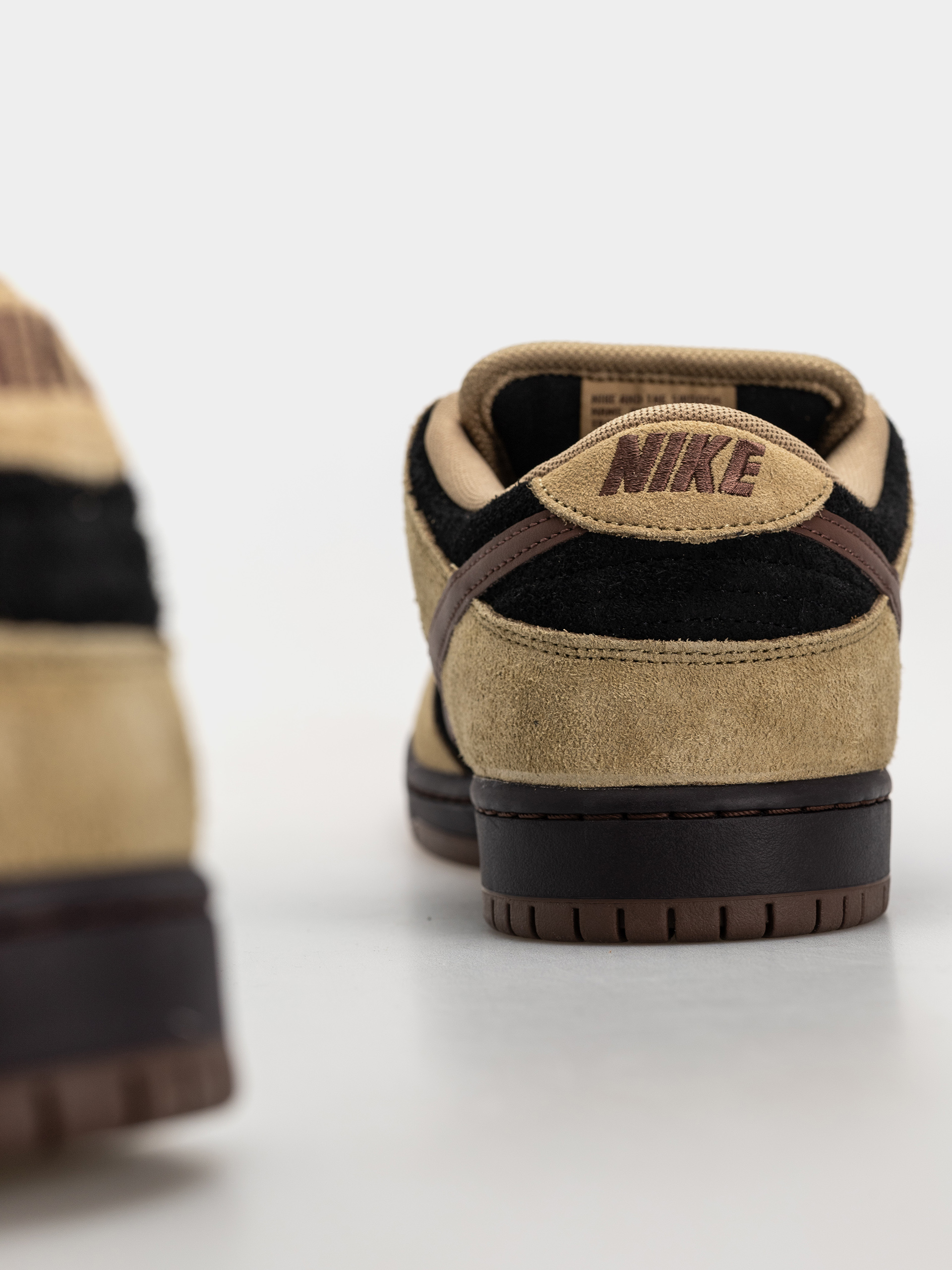 Buty Nike SB Dunk Low Pro (filbert/lt chocolate black burgundy ash)