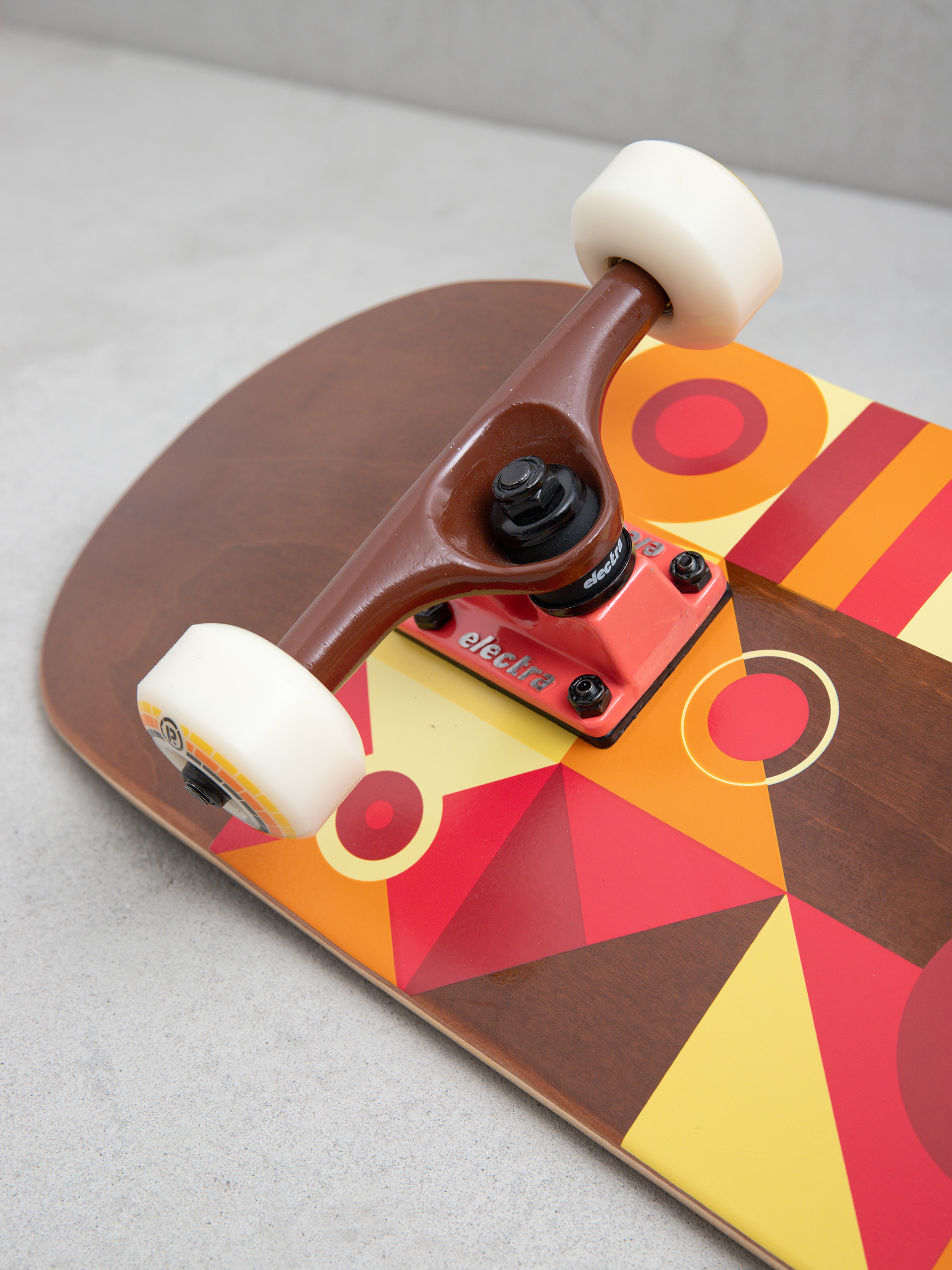 Deskorolka Cartel Skateboards Misterio (deep brown)