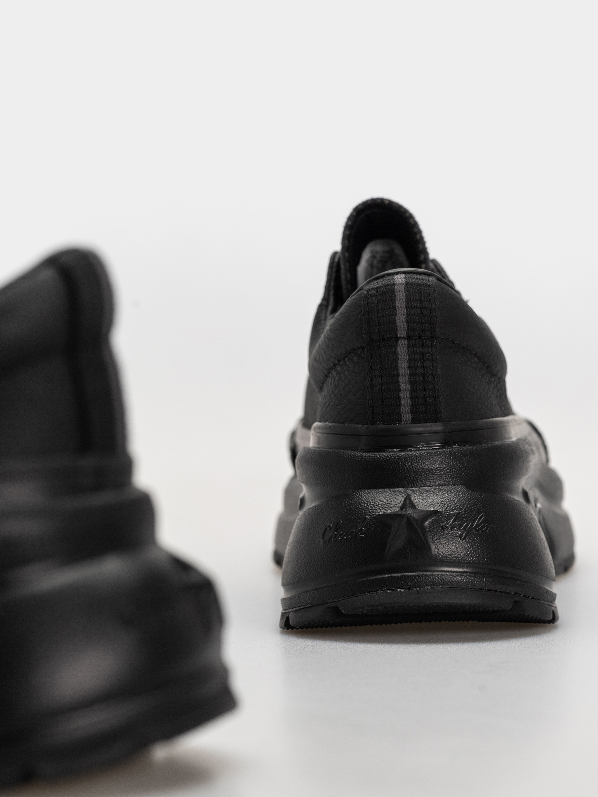 Buty Converse Run Star Crush Ox (black/black)