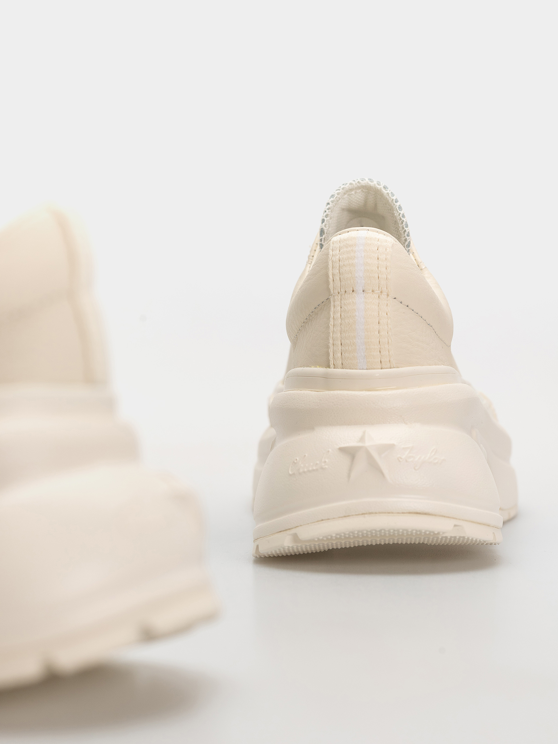 Buty Converse Run Star Crush Ox (egret/egret/white)